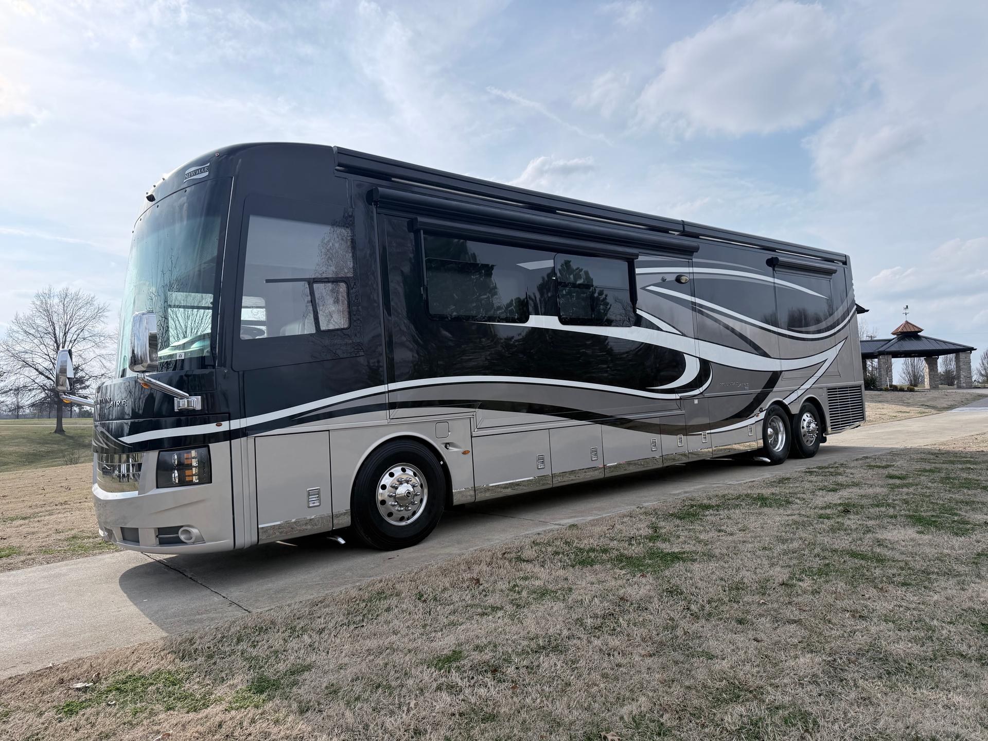 2019 Newmar 2019 Newmar Mountain Aire - thumbnail 8