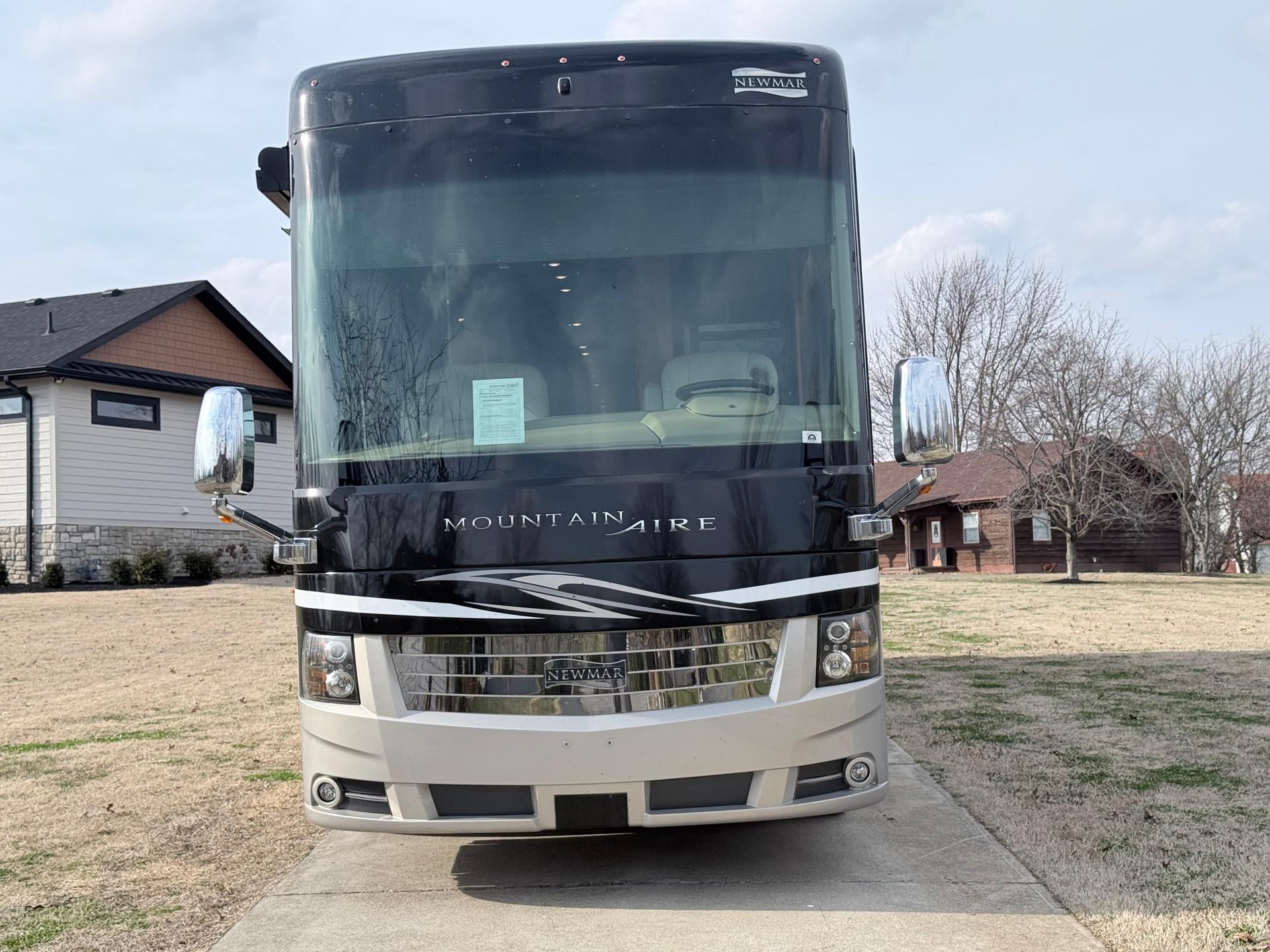 2019 Newmar 2019 Newmar Mountain Aire - thumbnail 10