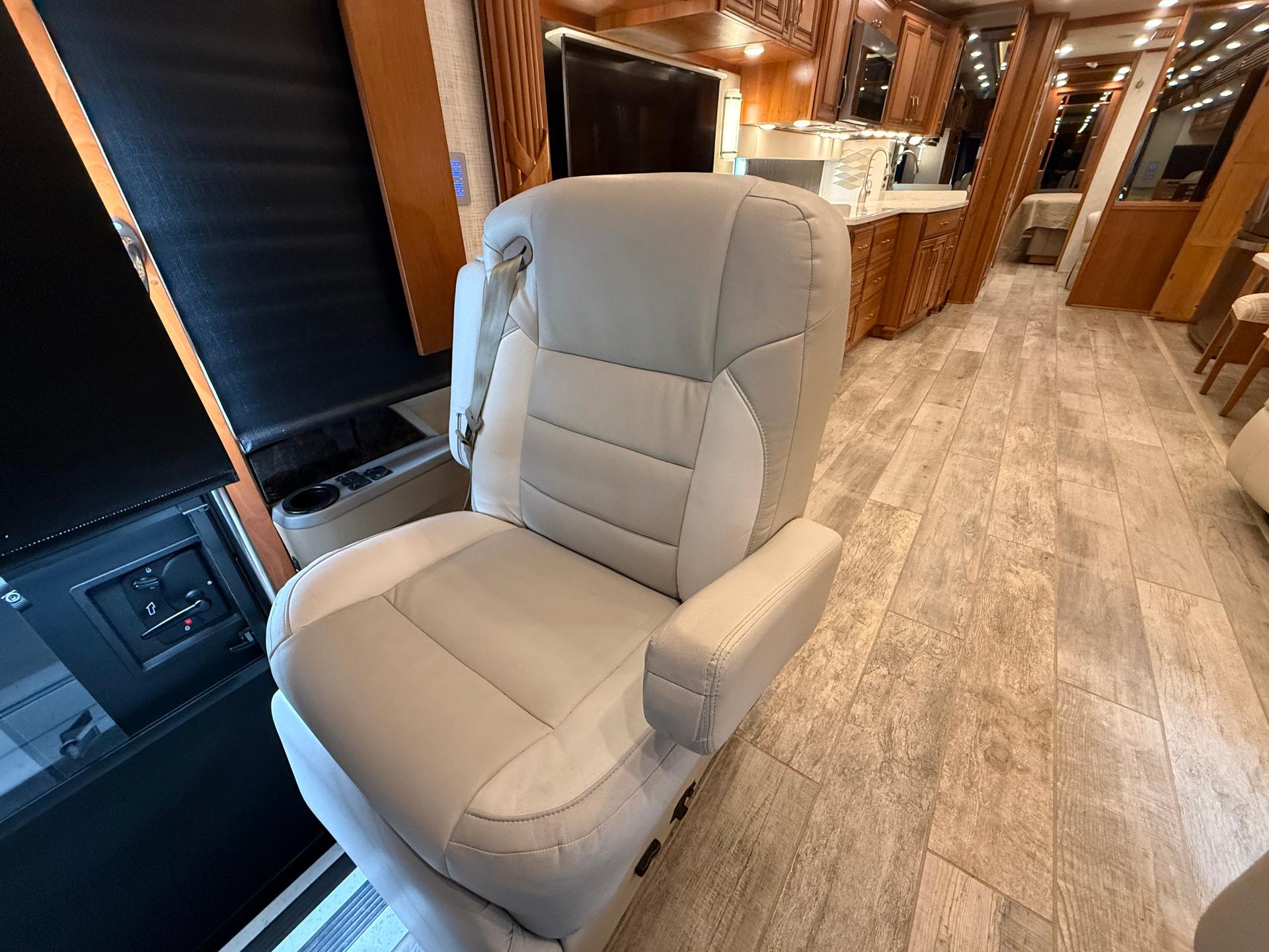 2019 Newmar 2019 Newmar Mountain Aire - thumbnail 60