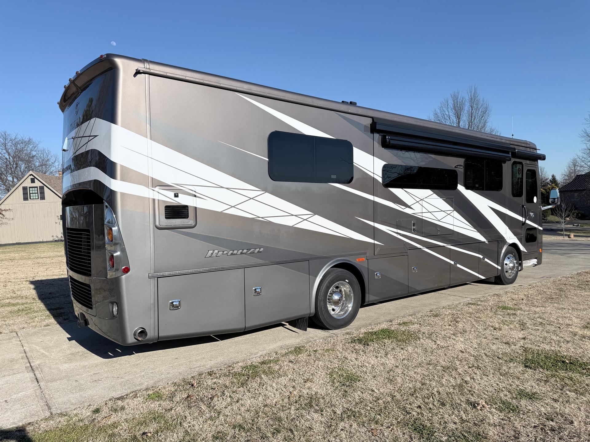 2026 Tiffin Motorhomes 2026 Tiffin Motorhomes Allegro Breeze - thumbnail 6