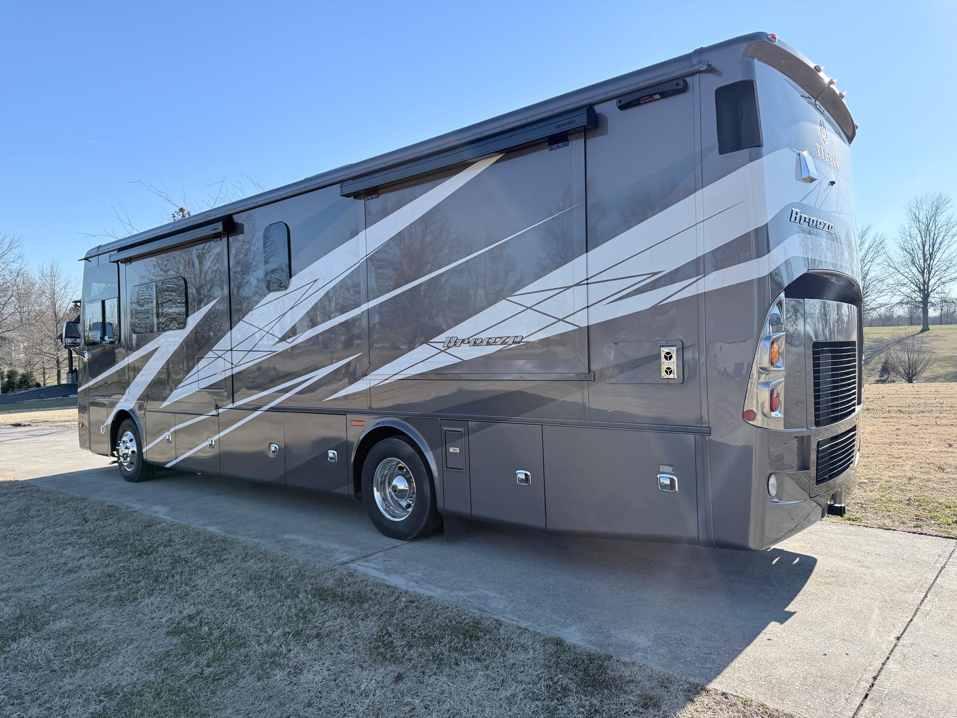 2026 Tiffin Motorhomes 2026 Tiffin Motorhomes Allegro Breeze - thumbnail 8