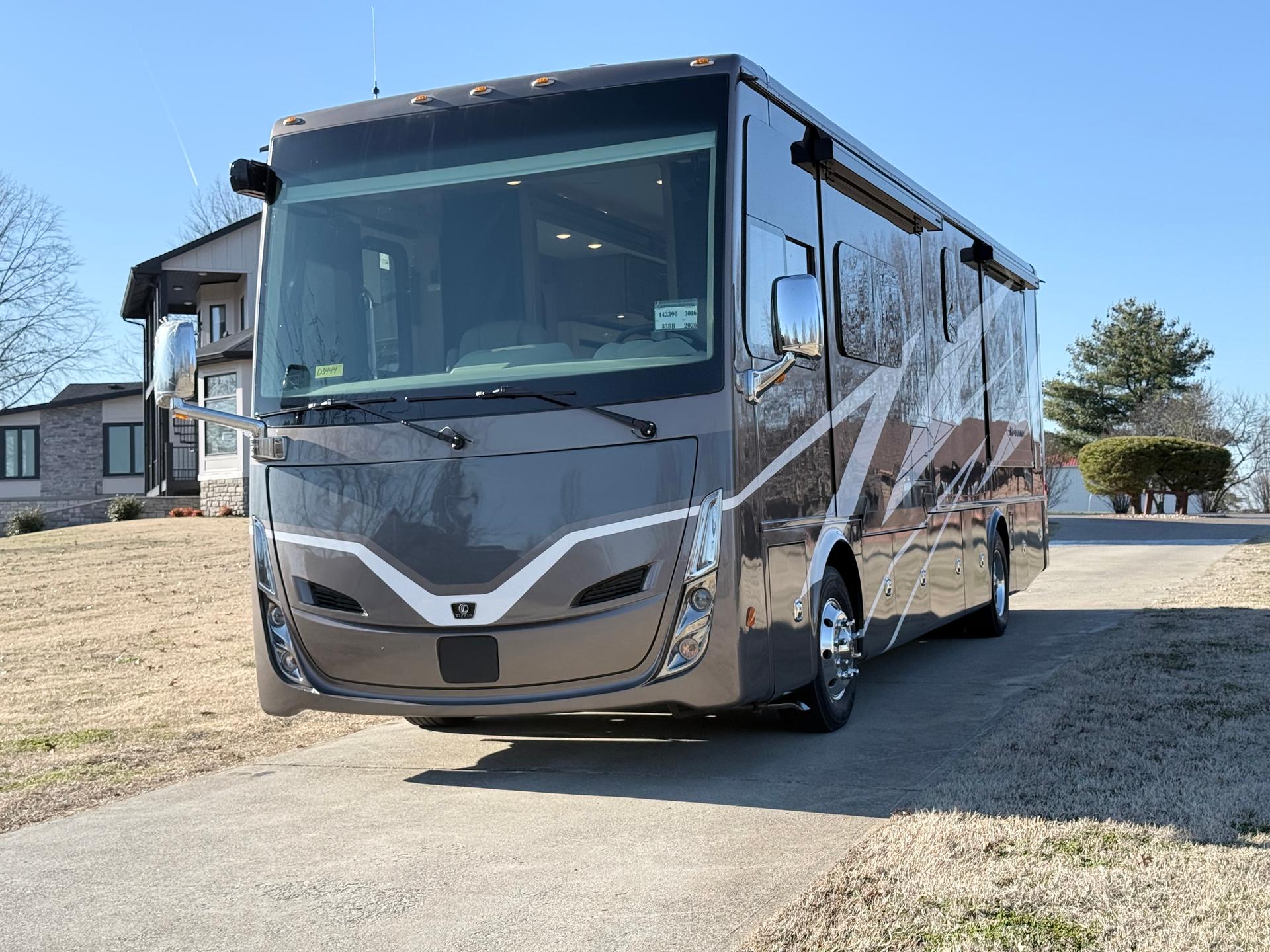 2026 Tiffin Motorhomes 2026 Tiffin Motorhomes Allegro Breeze - thumbnail 12