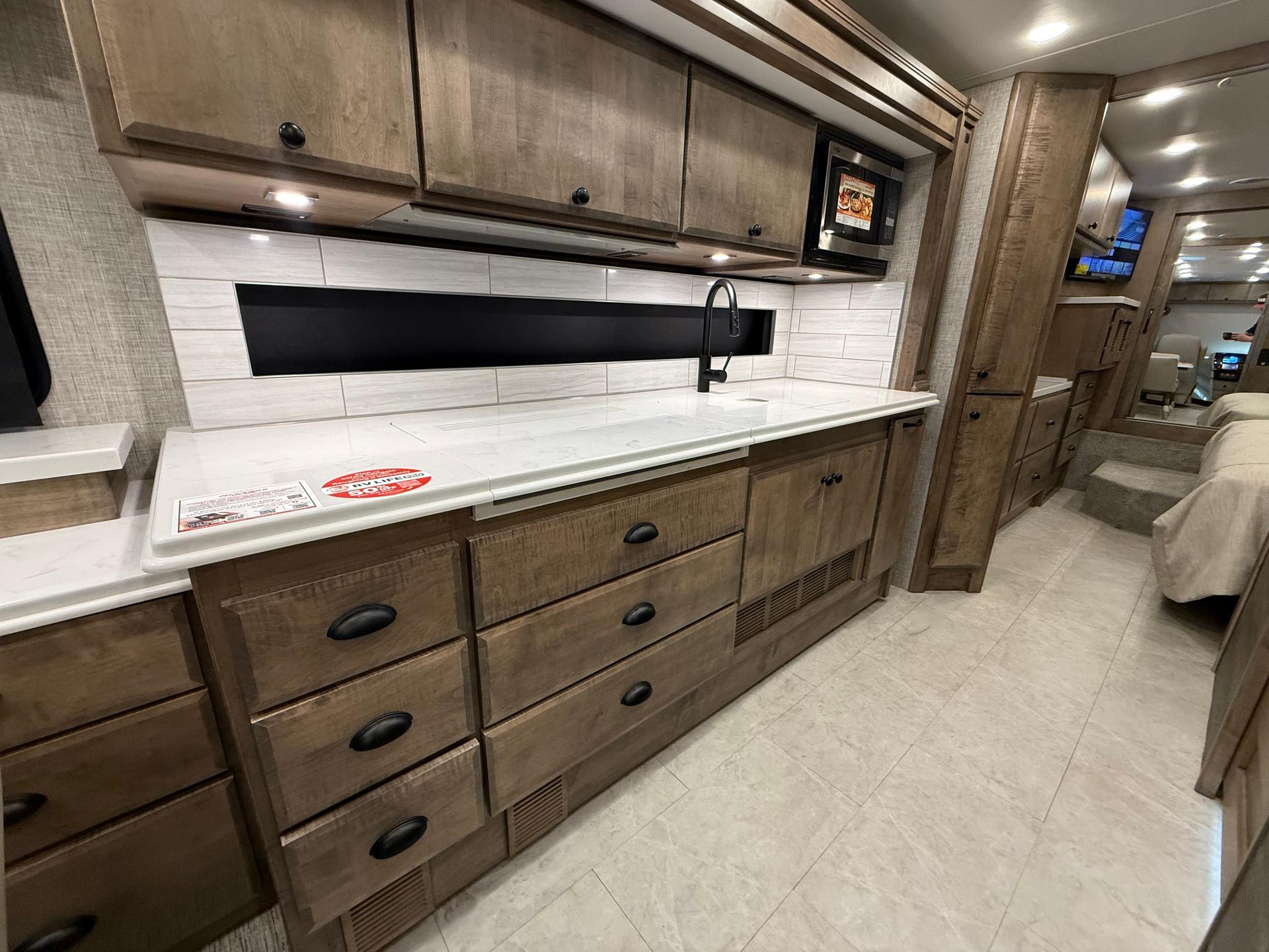 2026 Tiffin Motorhomes 2026 Tiffin Motorhomes Allegro Breeze - thumbnail 23