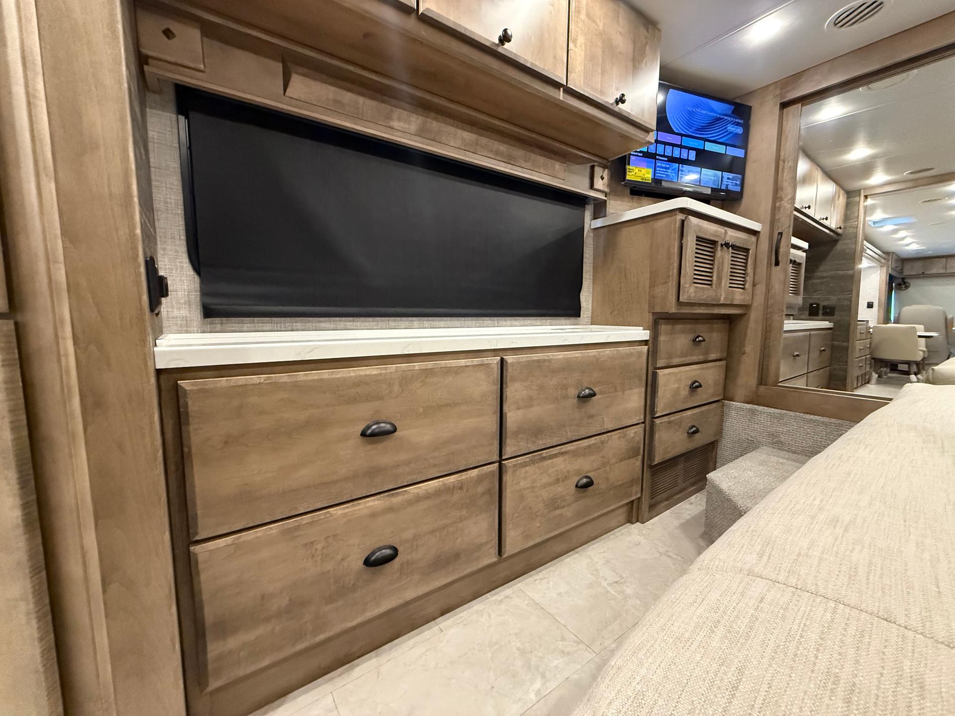 2026 Tiffin Motorhomes 2026 Tiffin Motorhomes Allegro Breeze - thumbnail 39
