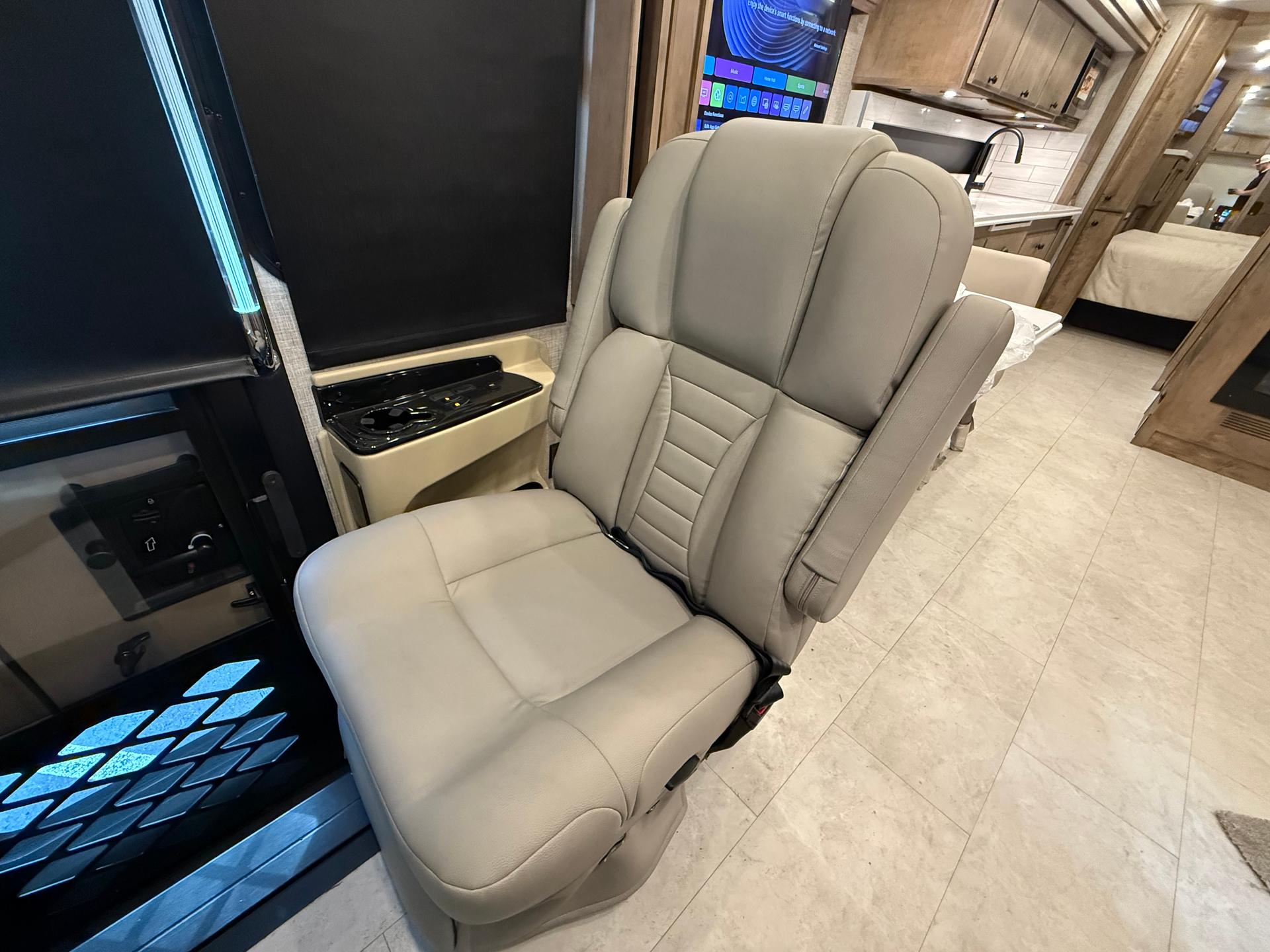 2026 Tiffin Motorhomes 2026 Tiffin Motorhomes Allegro Breeze - thumbnail 45