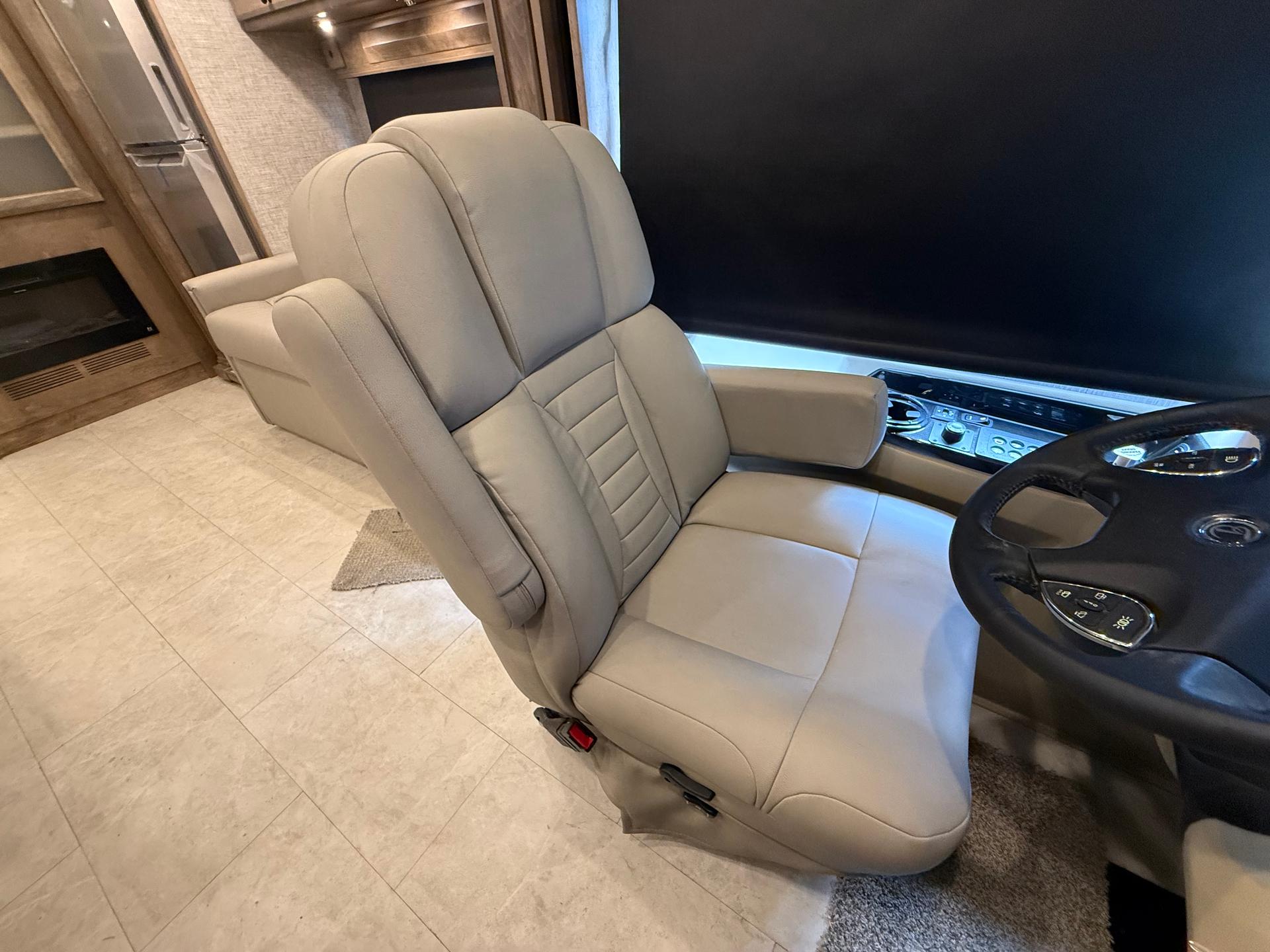 2026 Tiffin Motorhomes 2026 Tiffin Motorhomes Allegro Breeze - thumbnail 46