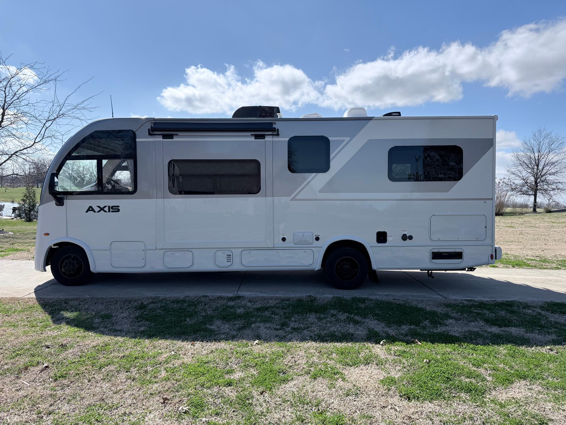 2026 Thor Motor Coach 2026 Thor Motor Coach Axis - thumbnail 8