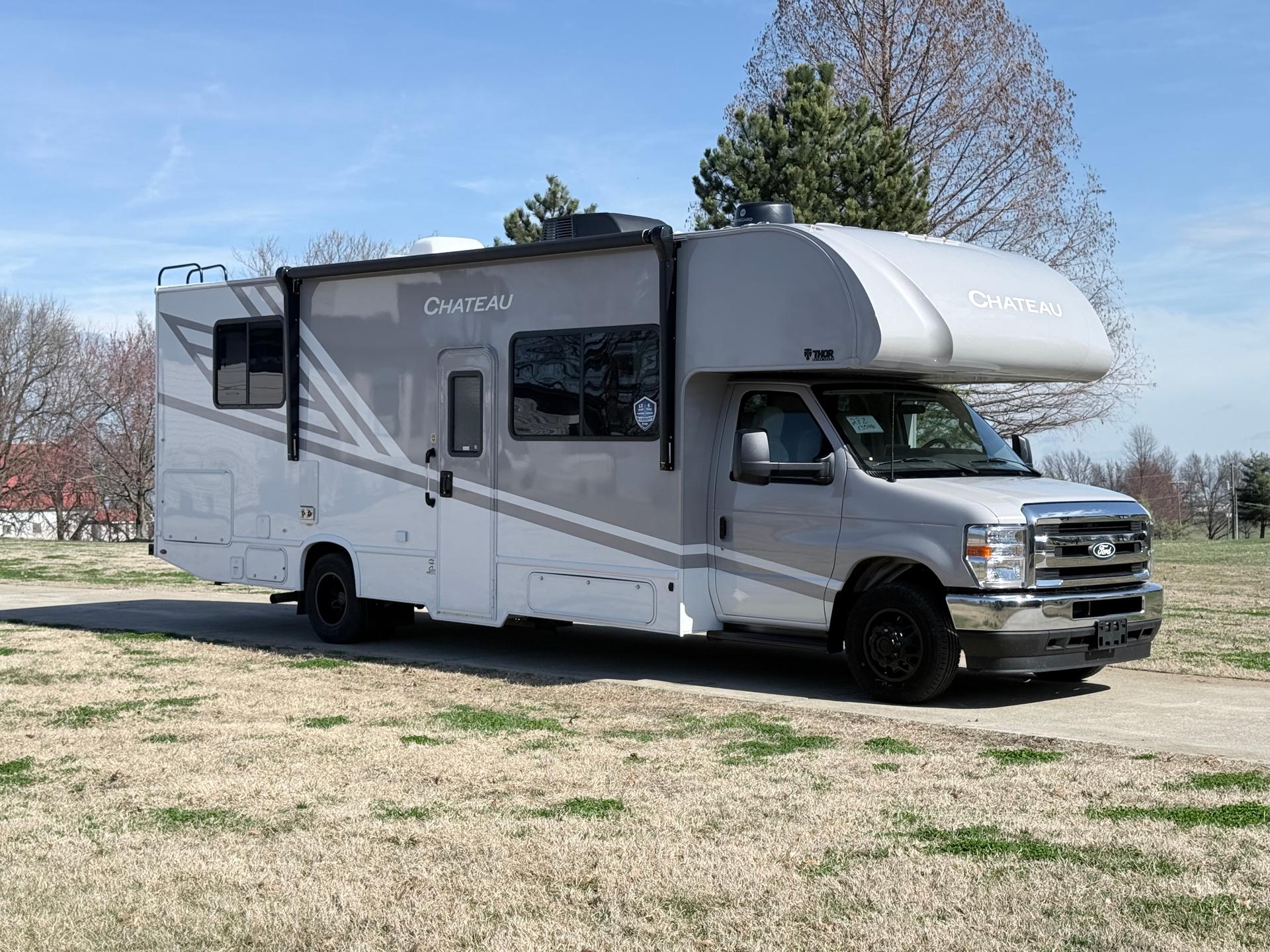 2026 Thor Motor Coach Chateau 28Z
