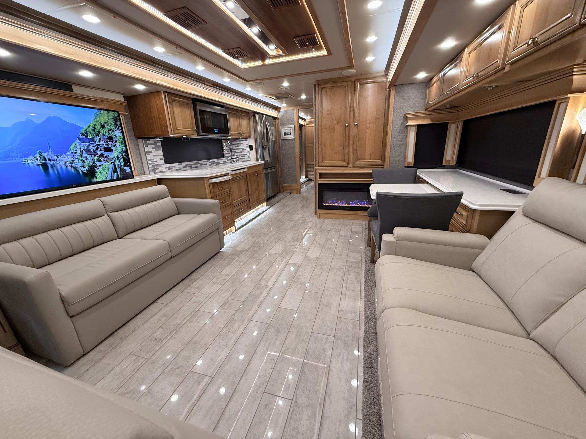 2022 Tiffin Motorhomes 2022 Tiffin Motorhomes Phaeton - thumbnail 4