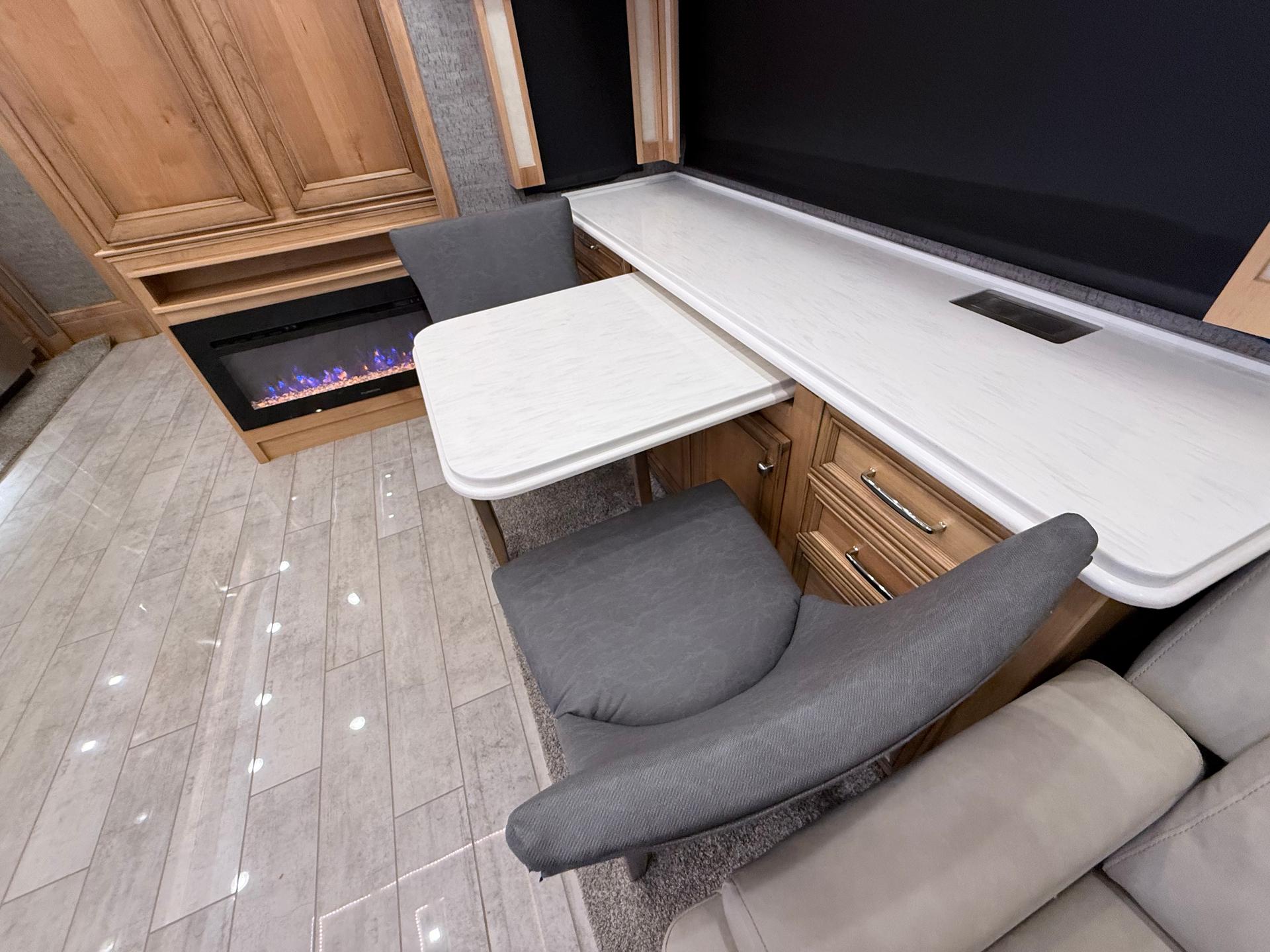 2022 Tiffin Motorhomes 2022 Tiffin Motorhomes Phaeton - thumbnail 11