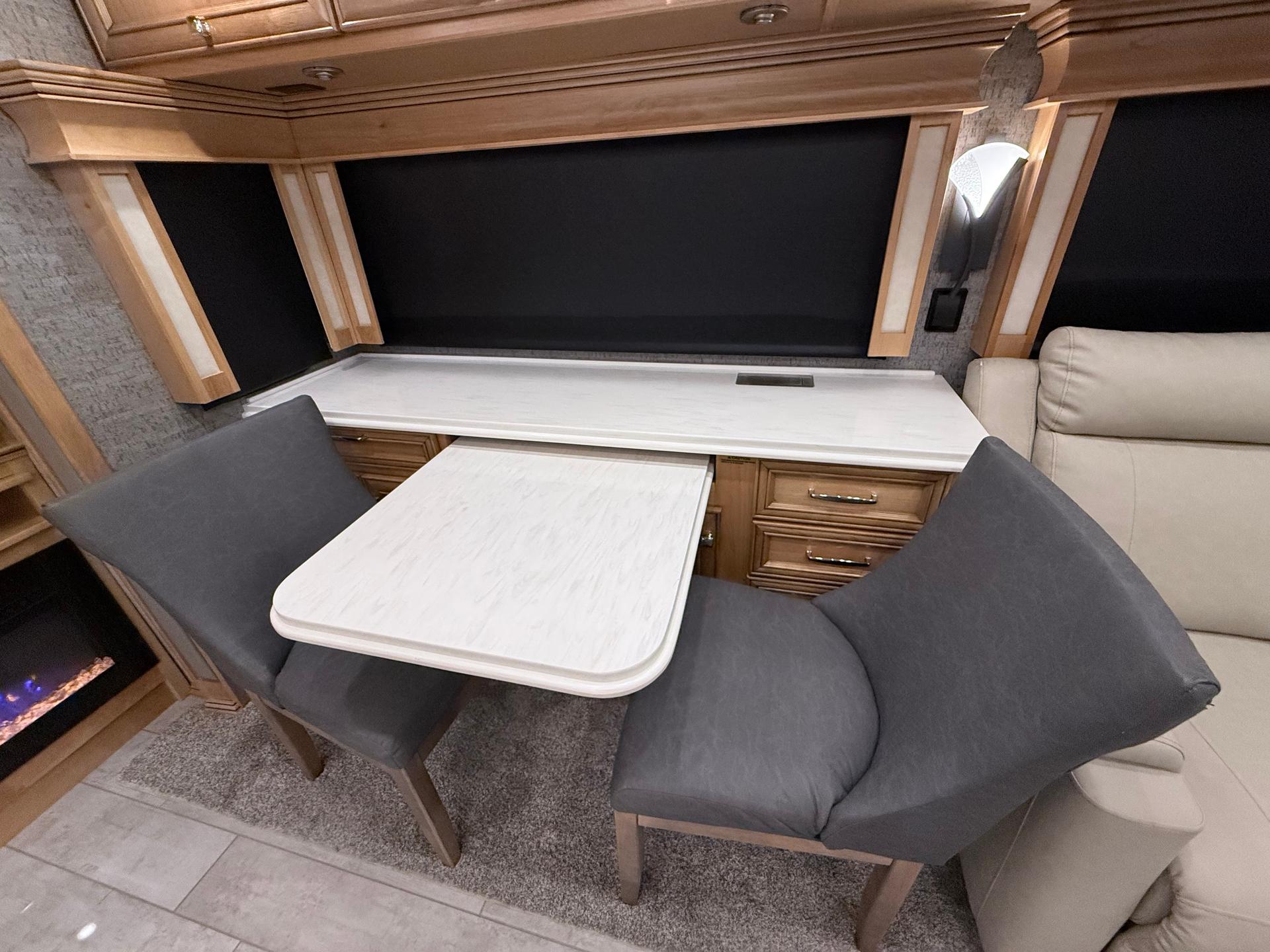 2022 Tiffin Motorhomes 2022 Tiffin Motorhomes Phaeton - thumbnail 12