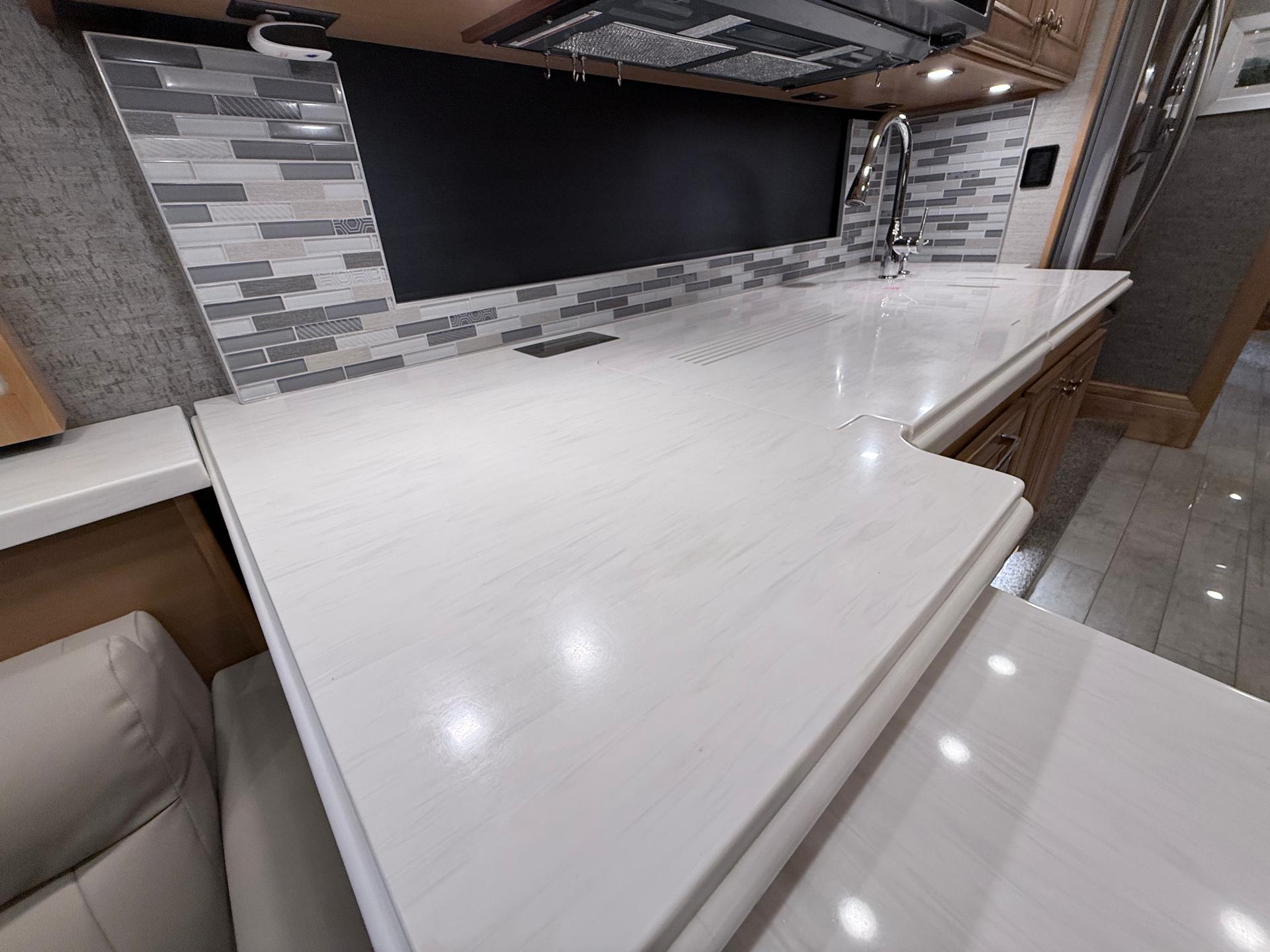 2022 Tiffin Motorhomes 2022 Tiffin Motorhomes Phaeton - thumbnail 20