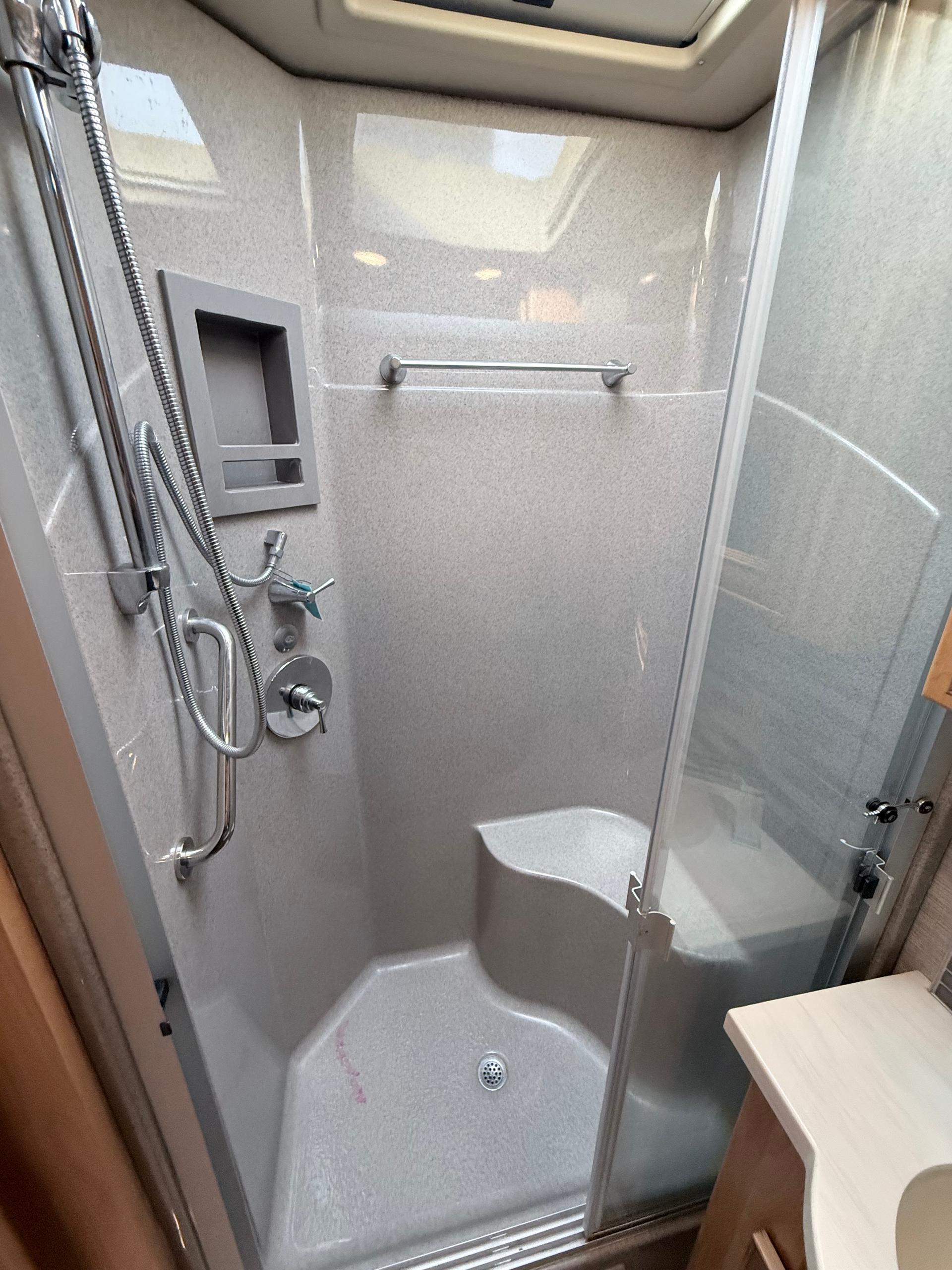 2022 Tiffin Motorhomes 2022 Tiffin Motorhomes Phaeton - thumbnail 28