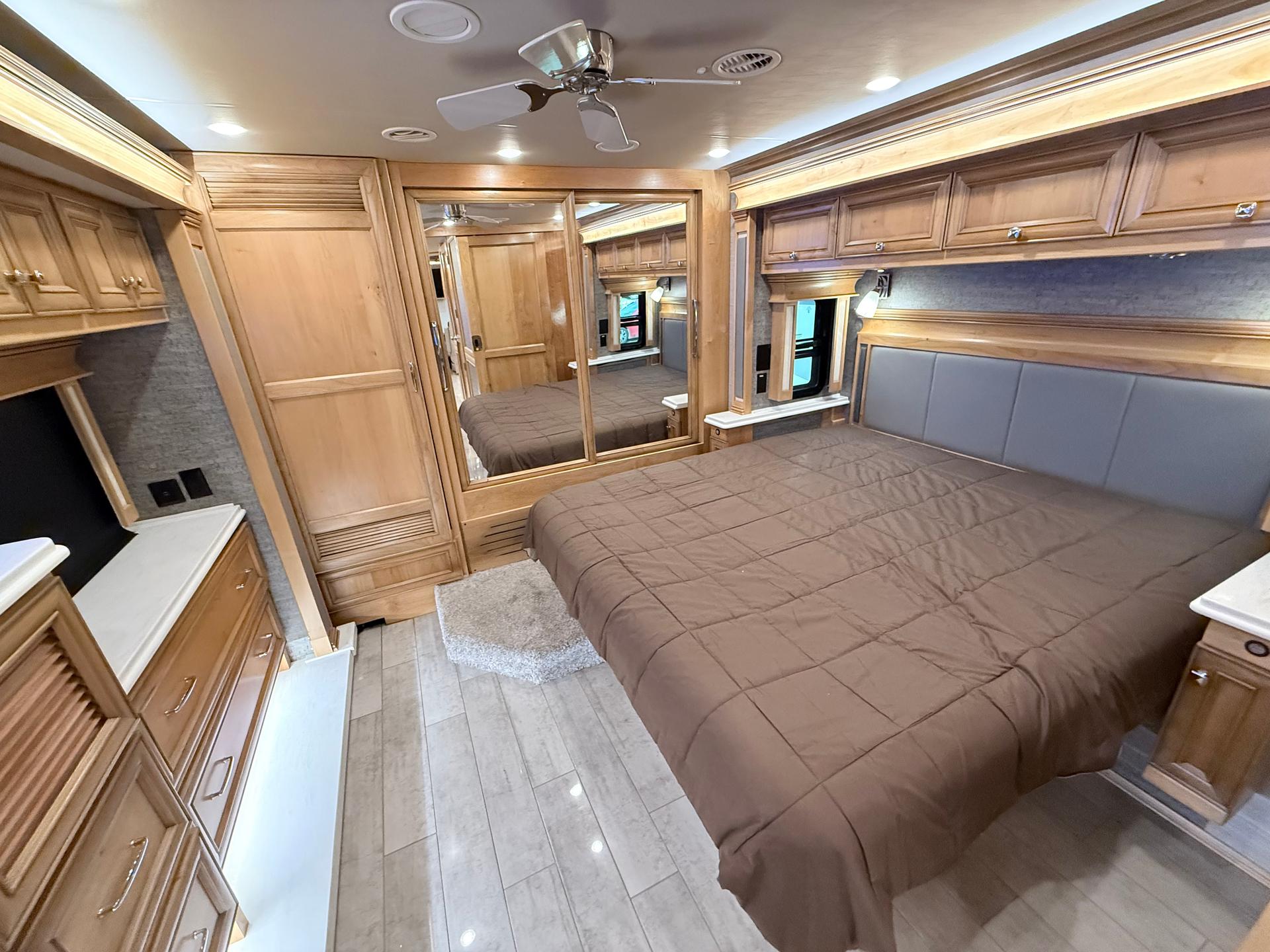 2022 Tiffin Motorhomes 2022 Tiffin Motorhomes Phaeton - thumbnail 30