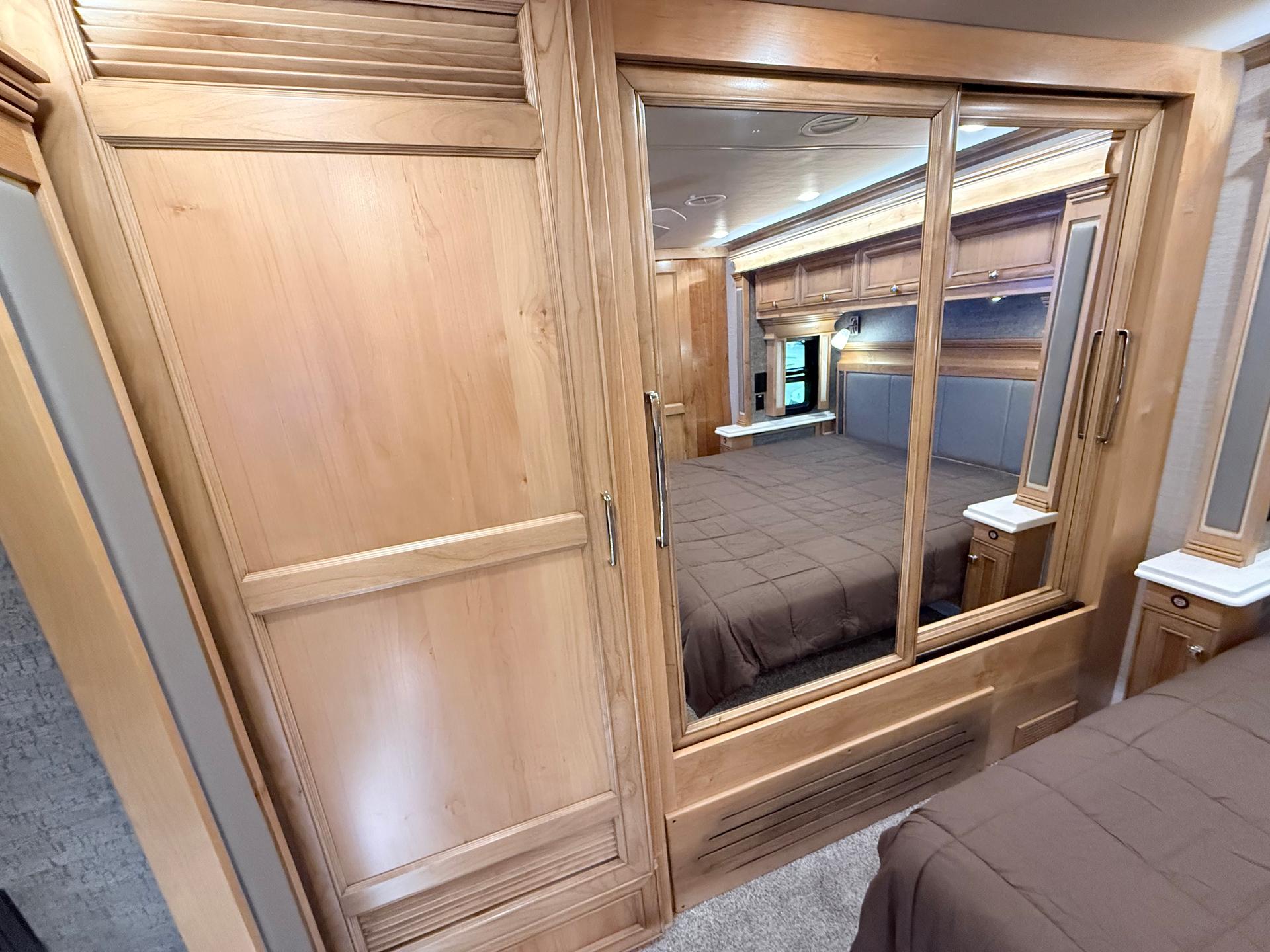 2022 Tiffin Motorhomes 2022 Tiffin Motorhomes Phaeton - thumbnail 33