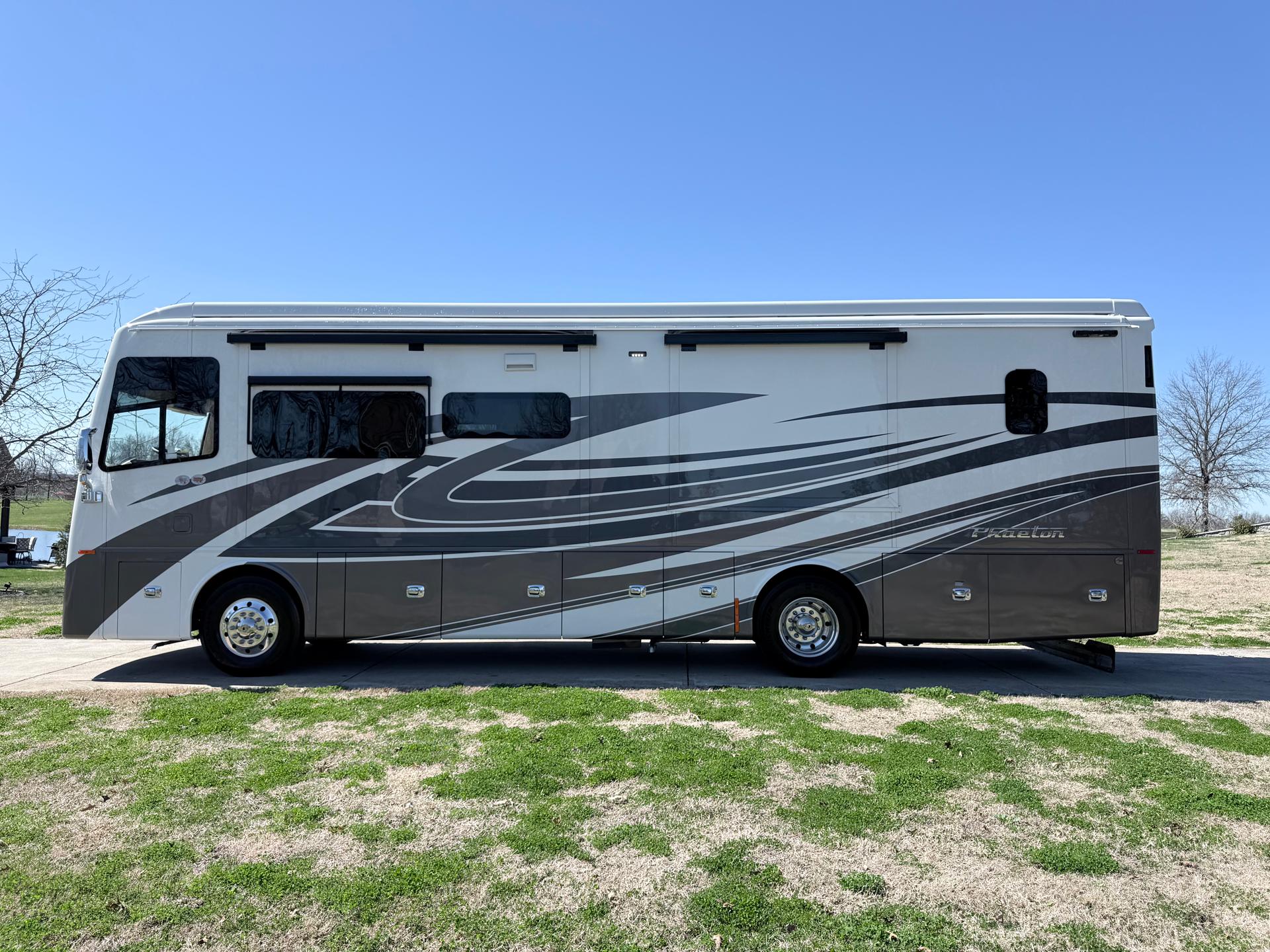 2026 Tiffin Motorhomes 2026 Tiffin Motorhomes Phaeton - thumbnail 8