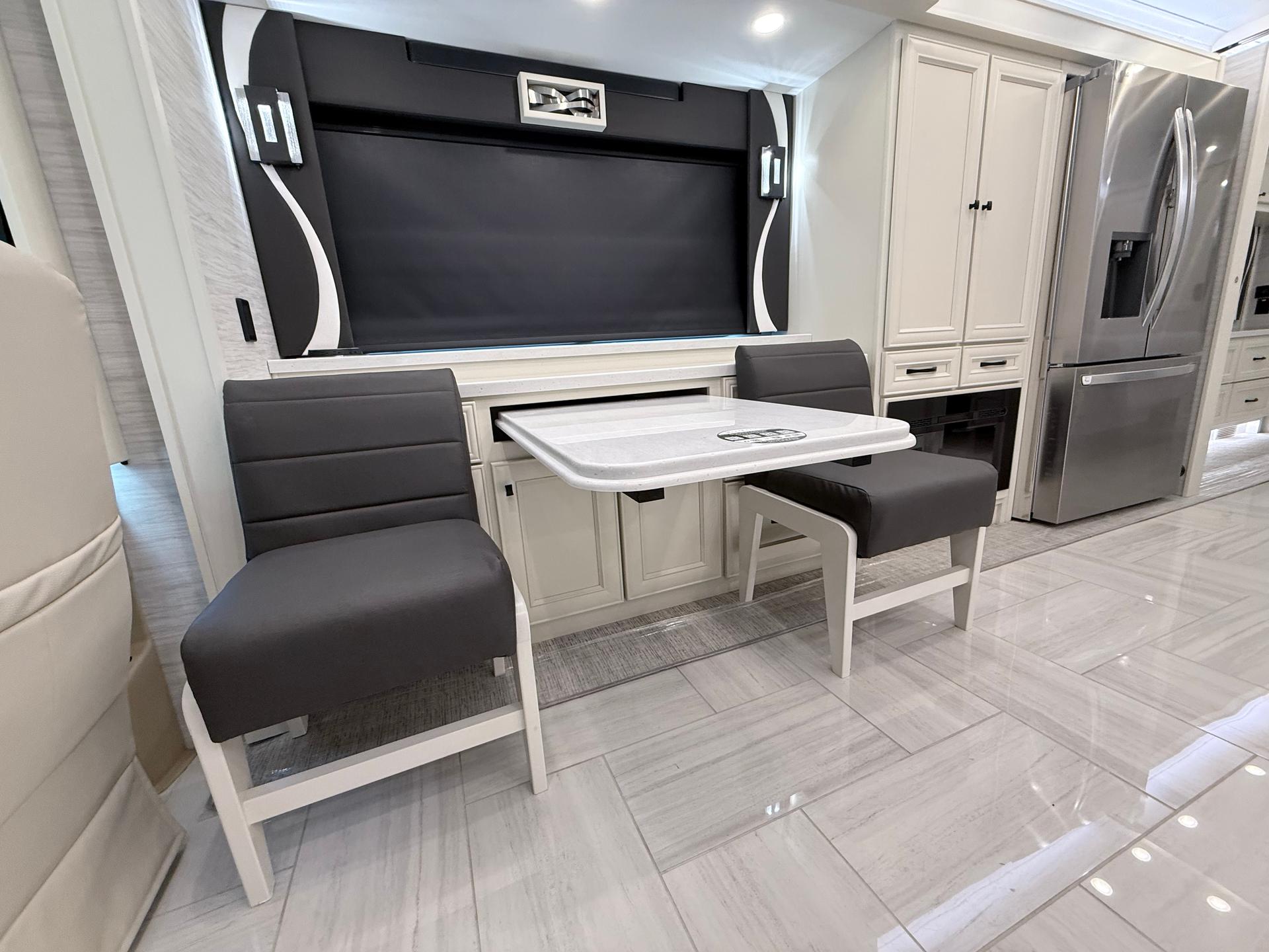 2026 Tiffin Motorhomes 2026 Tiffin Motorhomes Phaeton - thumbnail 24