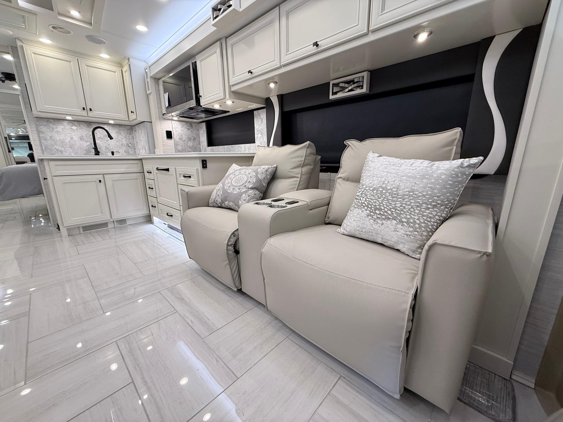 2026 Tiffin Motorhomes 2026 Tiffin Motorhomes Phaeton - thumbnail 27