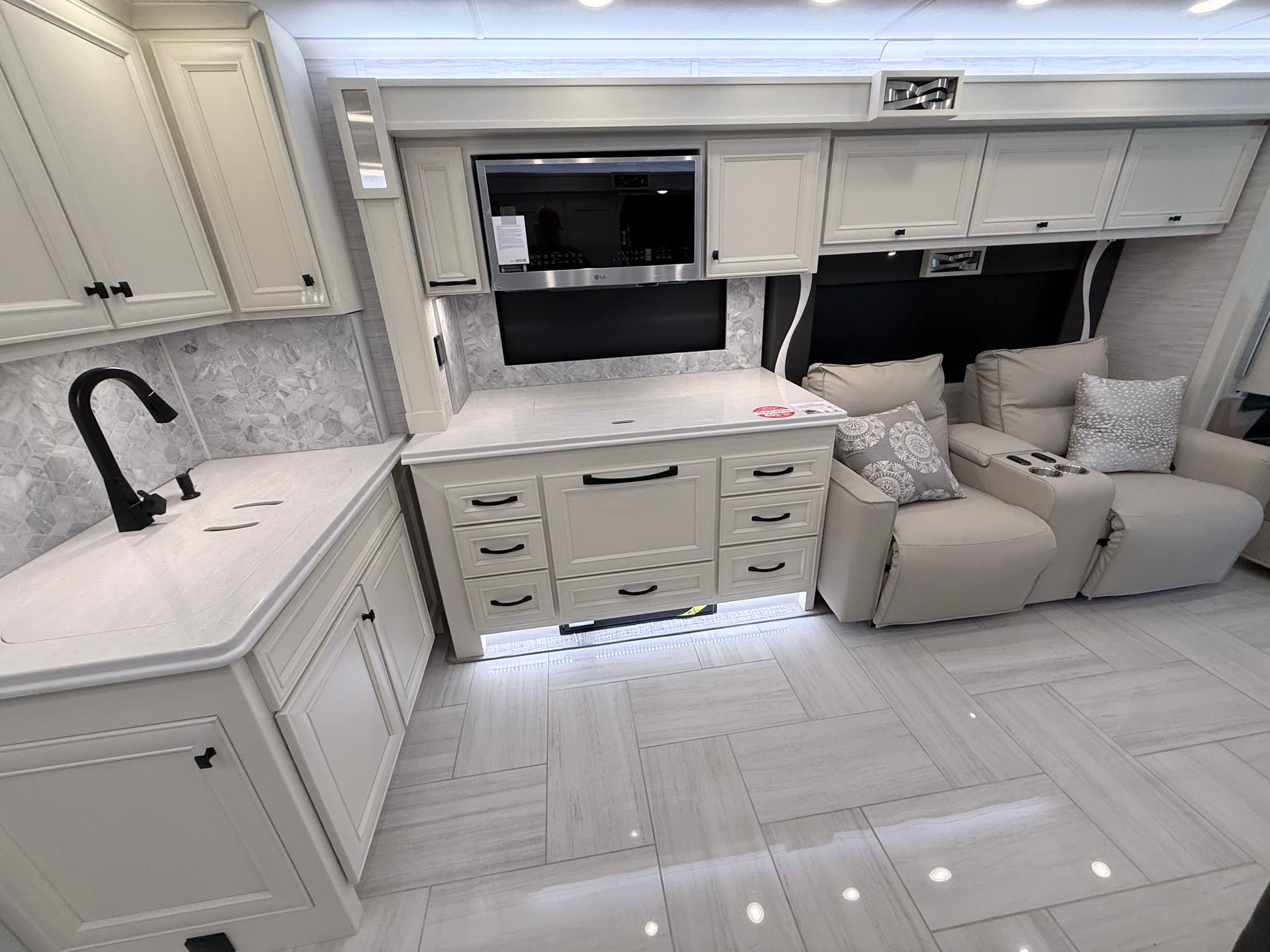 2026 Tiffin Motorhomes 2026 Tiffin Motorhomes Phaeton - thumbnail 31