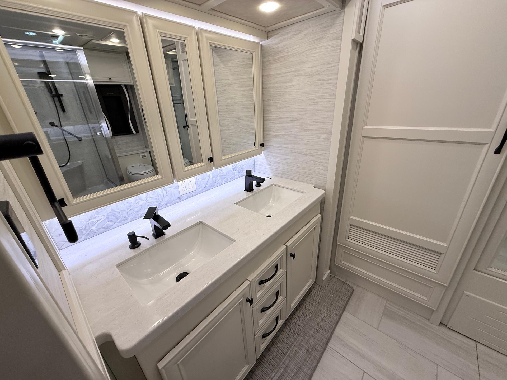 2026 Tiffin Motorhomes 2026 Tiffin Motorhomes Phaeton - thumbnail 50
