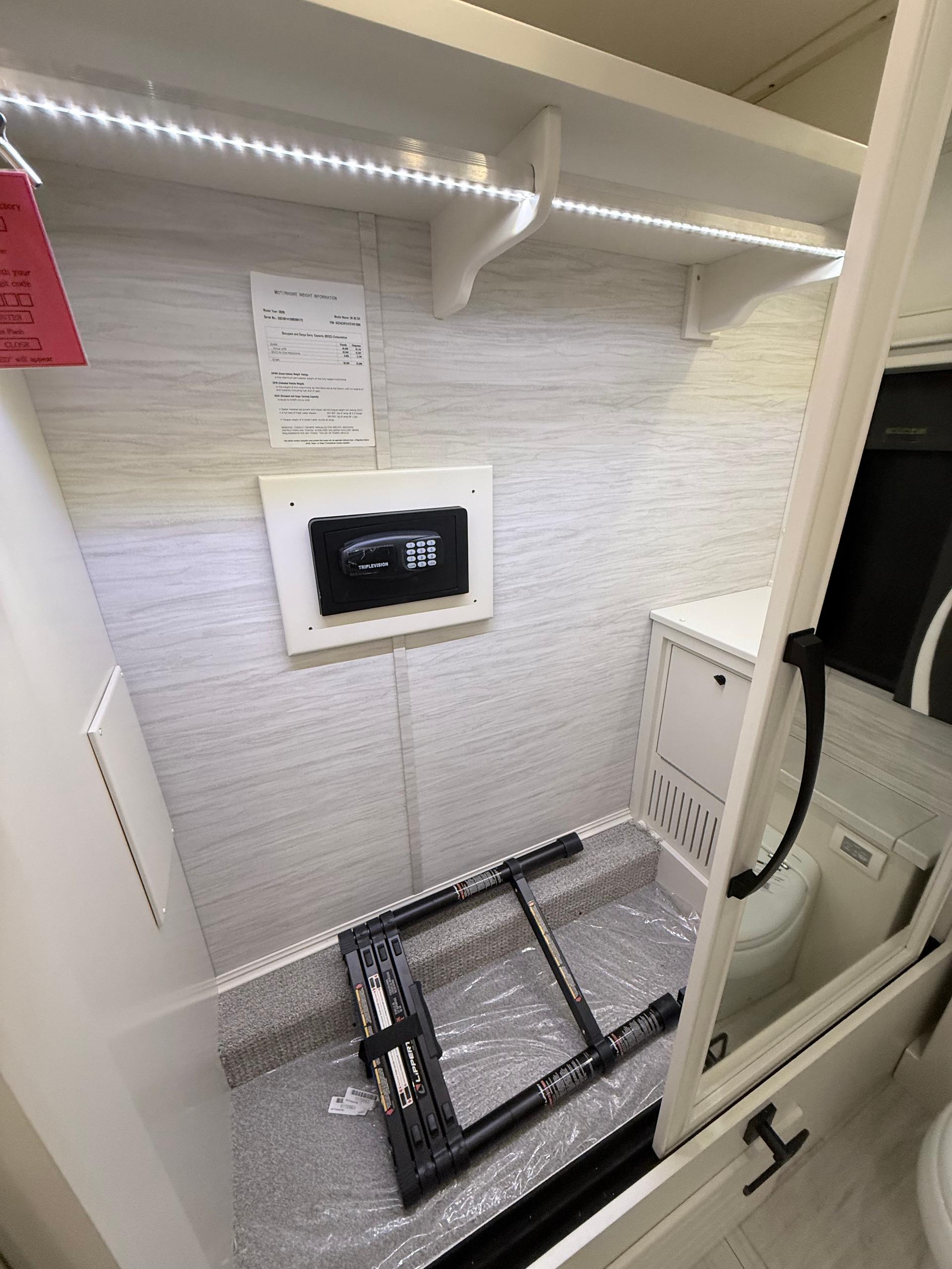 2026 Tiffin Motorhomes 2026 Tiffin Motorhomes Phaeton - thumbnail 56