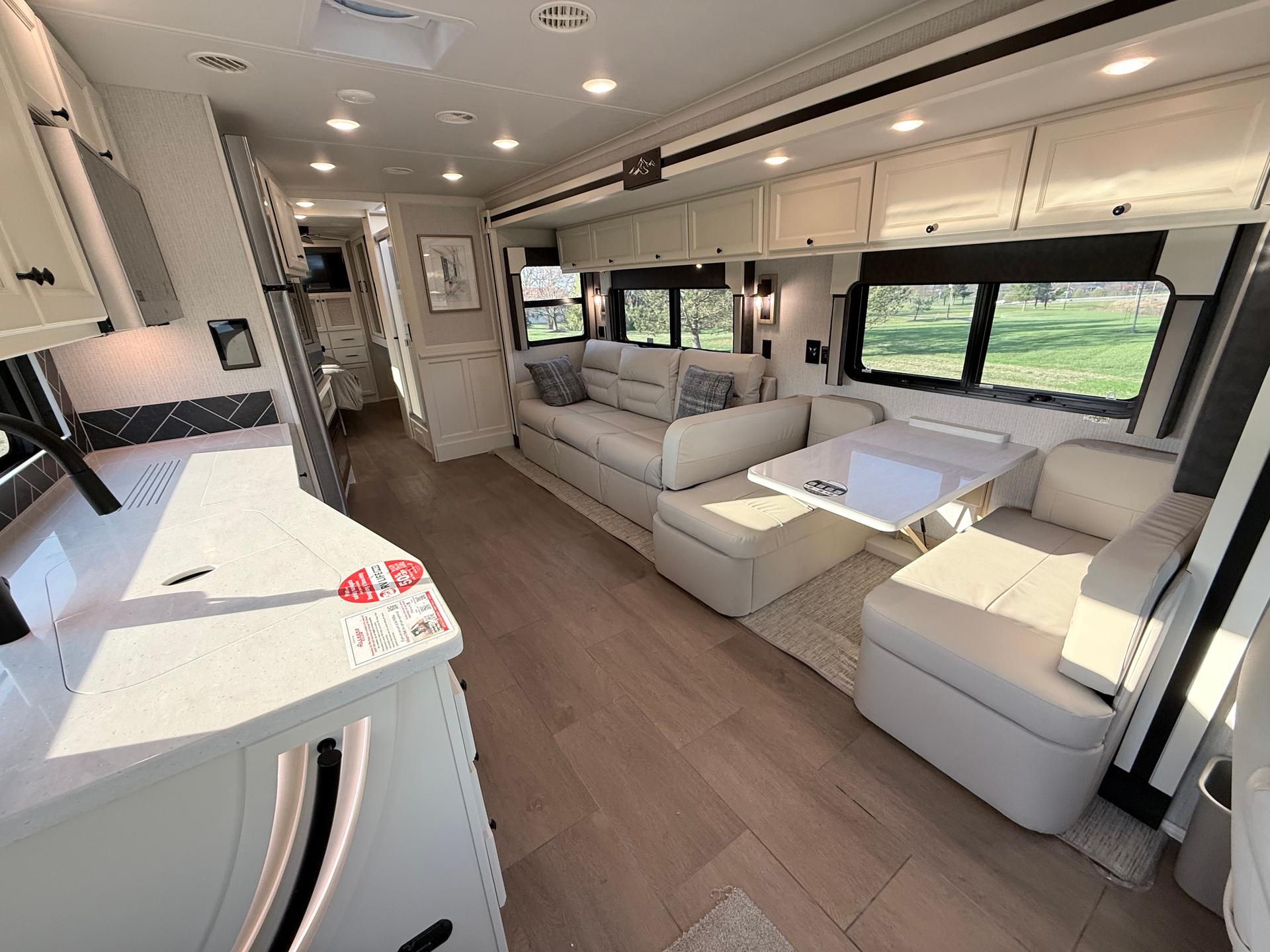 2025 Tiffin Motorhomes 2025 Tiffin Motorhomes Allegro Open Road - thumbnail 16