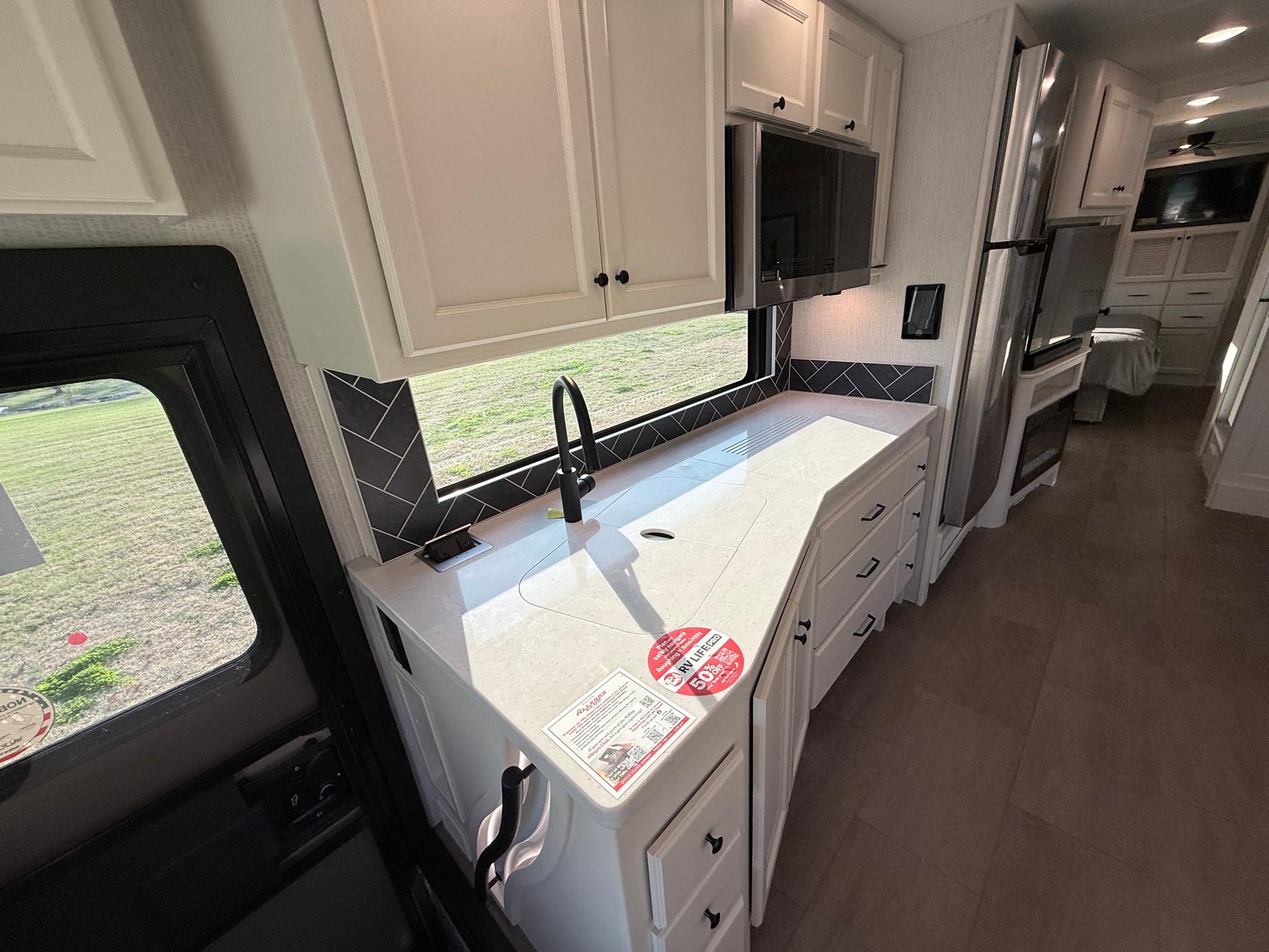 2025 Tiffin Motorhomes 2025 Tiffin Motorhomes Allegro Open Road - thumbnail 18
