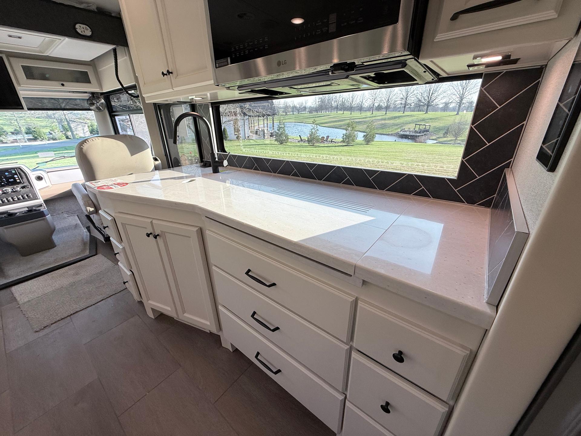 2025 Tiffin Motorhomes 2025 Tiffin Motorhomes Allegro Open Road - thumbnail 19