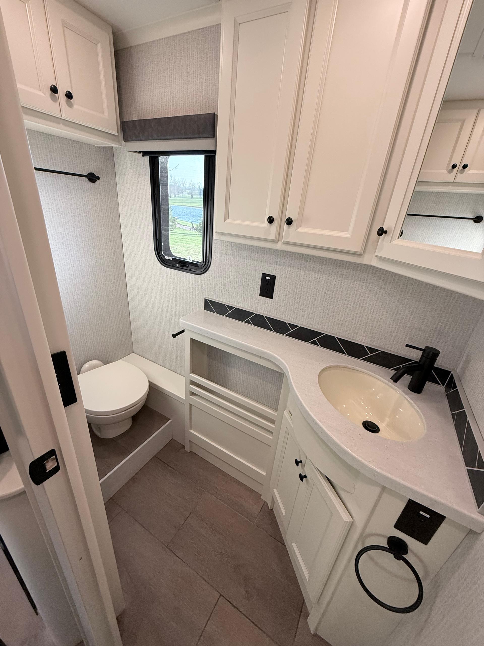 2025 Tiffin Motorhomes 2025 Tiffin Motorhomes Allegro Open Road - thumbnail 26