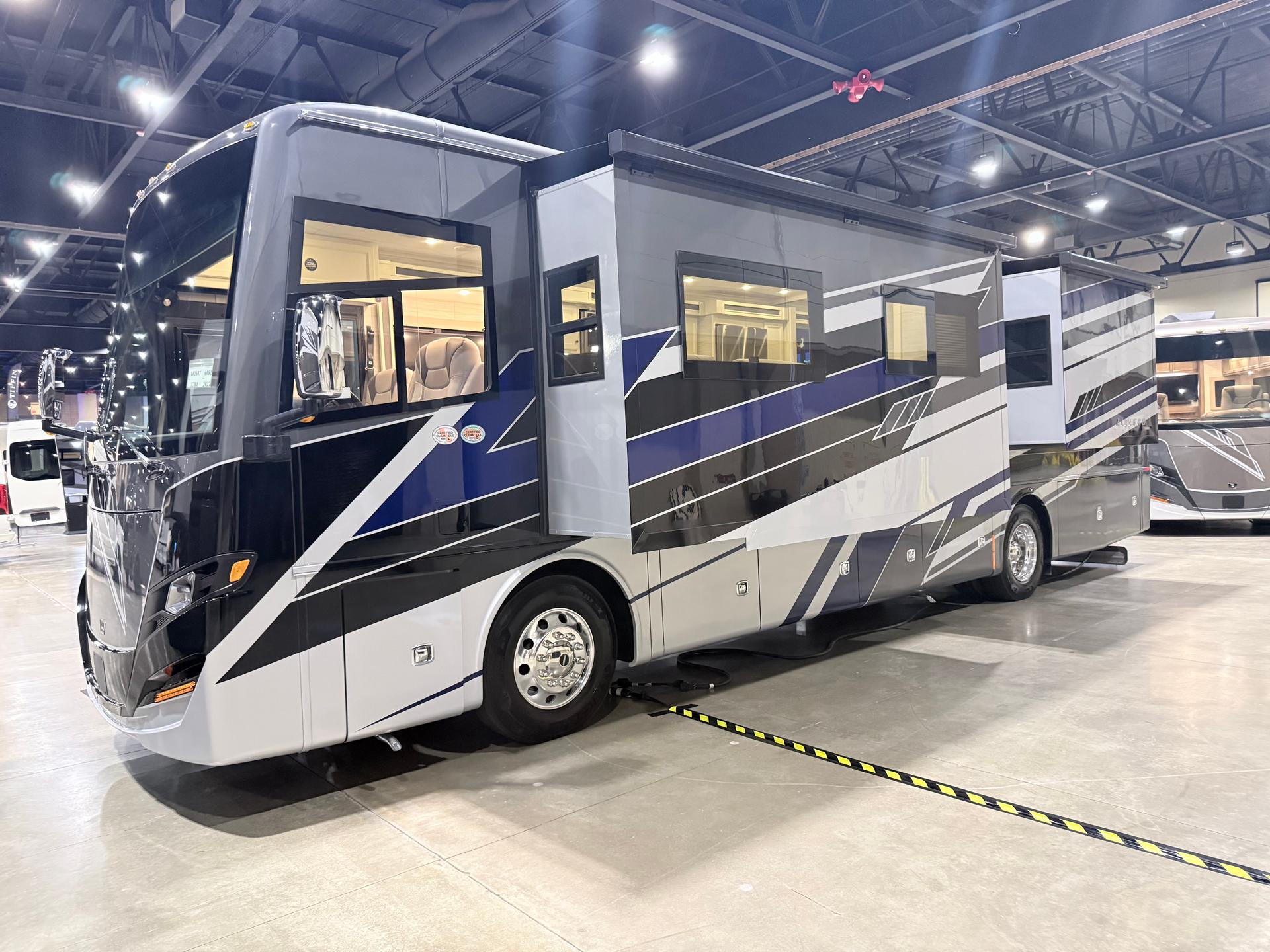 2027 Tiffin Motorhomes 2027 Tiffin Motorhomes Allegro Red - thumbnail 4