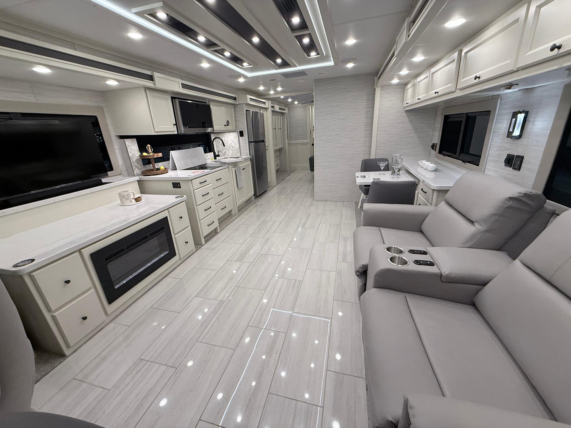 2027 Tiffin Motorhomes 2027 Tiffin Motorhomes Allegro Red - thumbnail 5