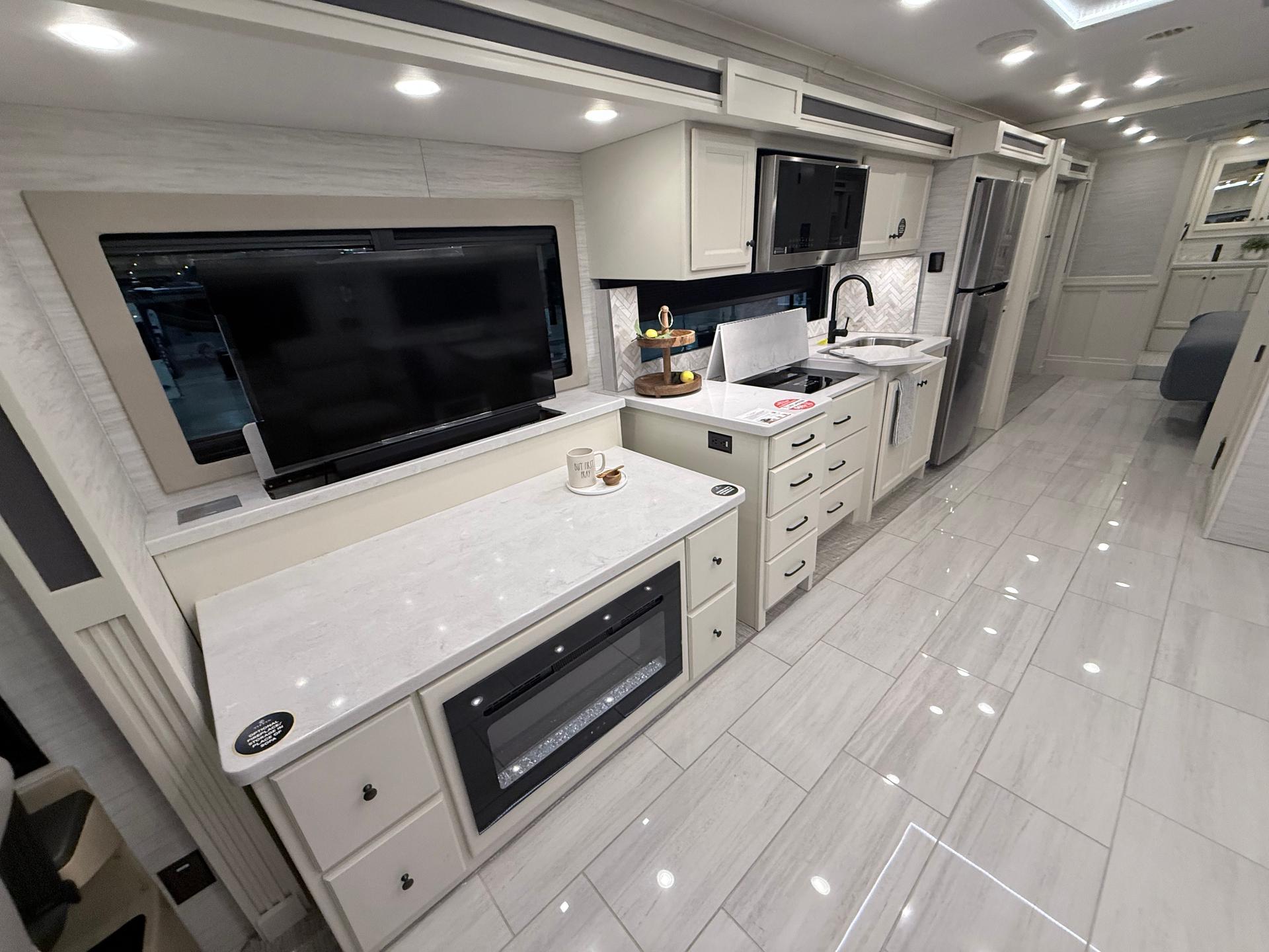 2027 Tiffin Motorhomes 2027 Tiffin Motorhomes Allegro Red - thumbnail 7