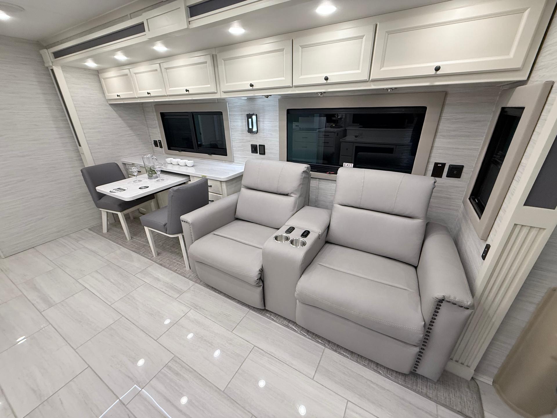 2027 Tiffin Motorhomes 2027 Tiffin Motorhomes Allegro Red - thumbnail 8