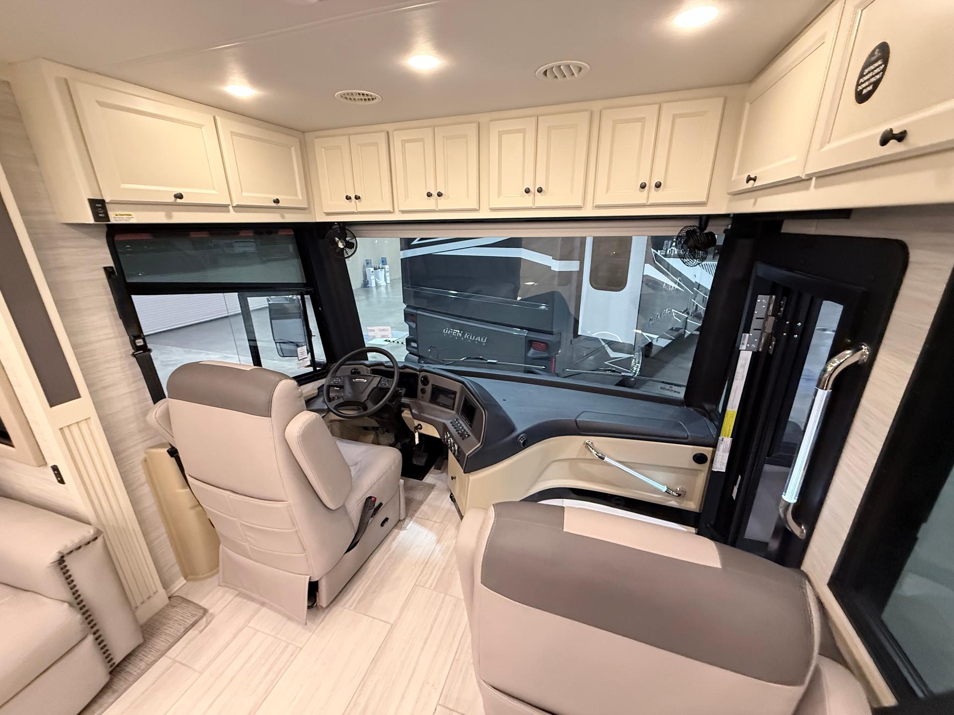 2027 Tiffin Motorhomes 2027 Tiffin Motorhomes Allegro Red - thumbnail 21