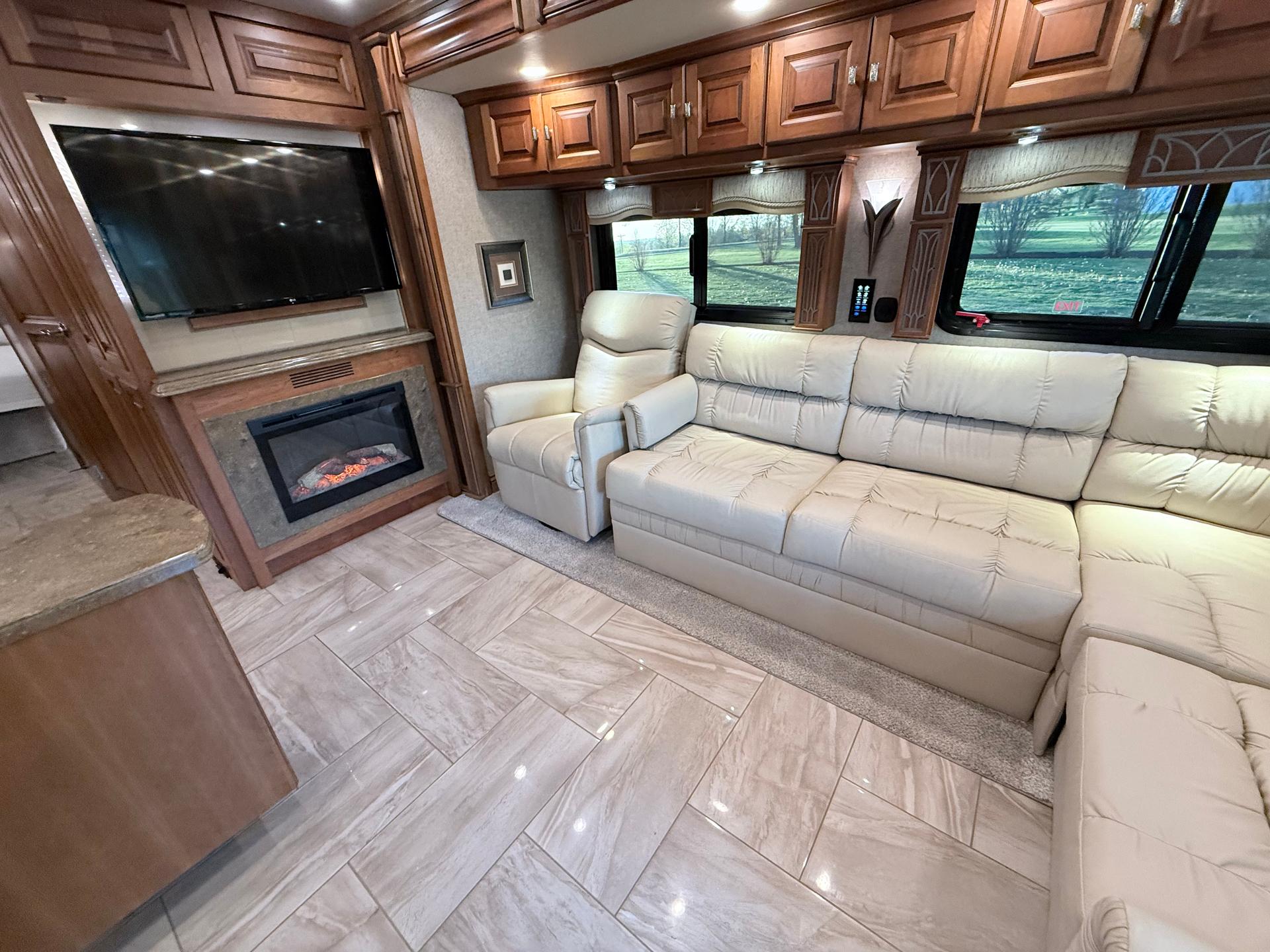 2017 Tiffin Motorhomes 2017 Tiffin Motorhomes Allegro Bus - thumbnail 16