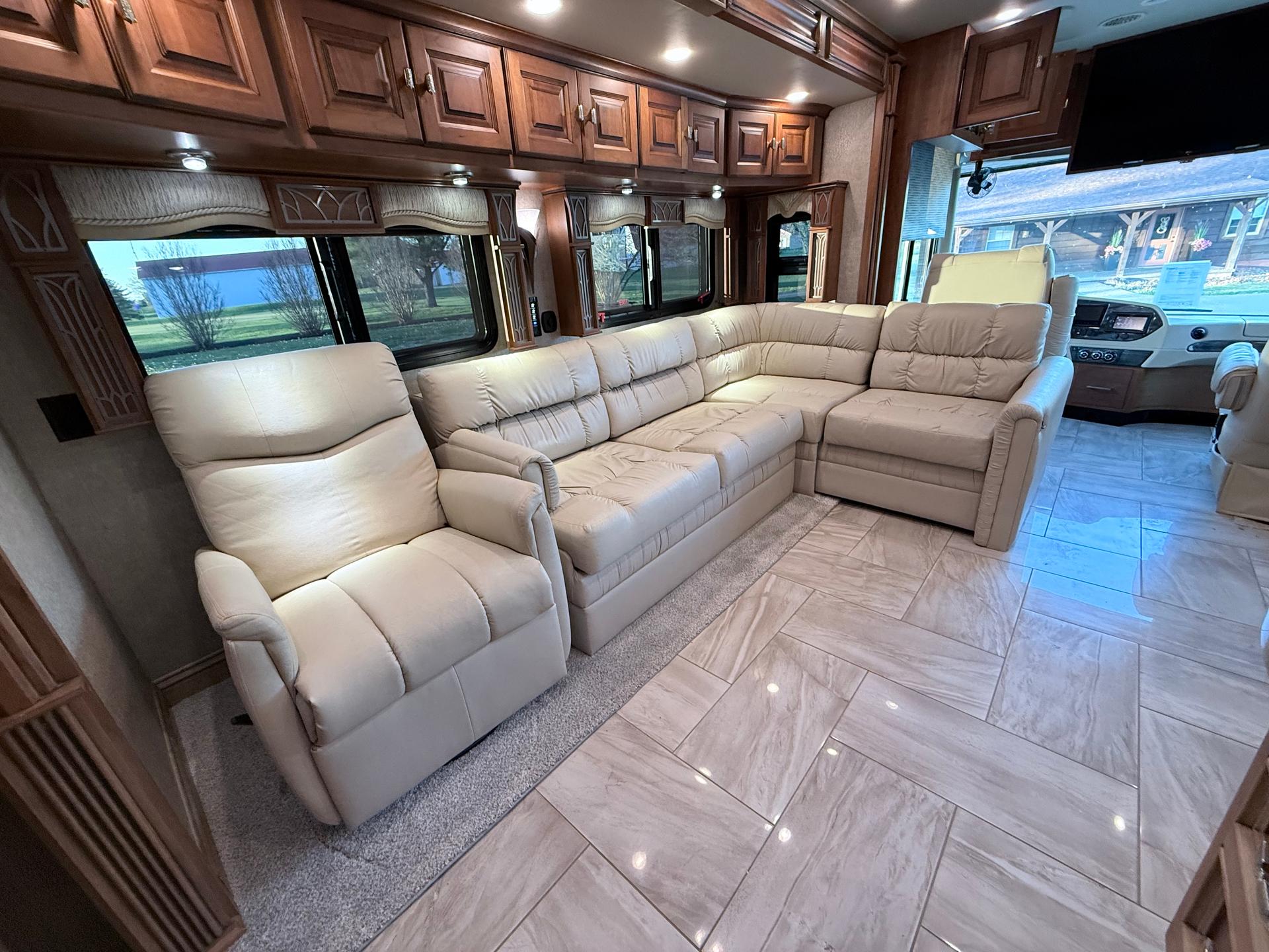 2017 Tiffin Motorhomes 2017 Tiffin Motorhomes Allegro Bus - thumbnail 18