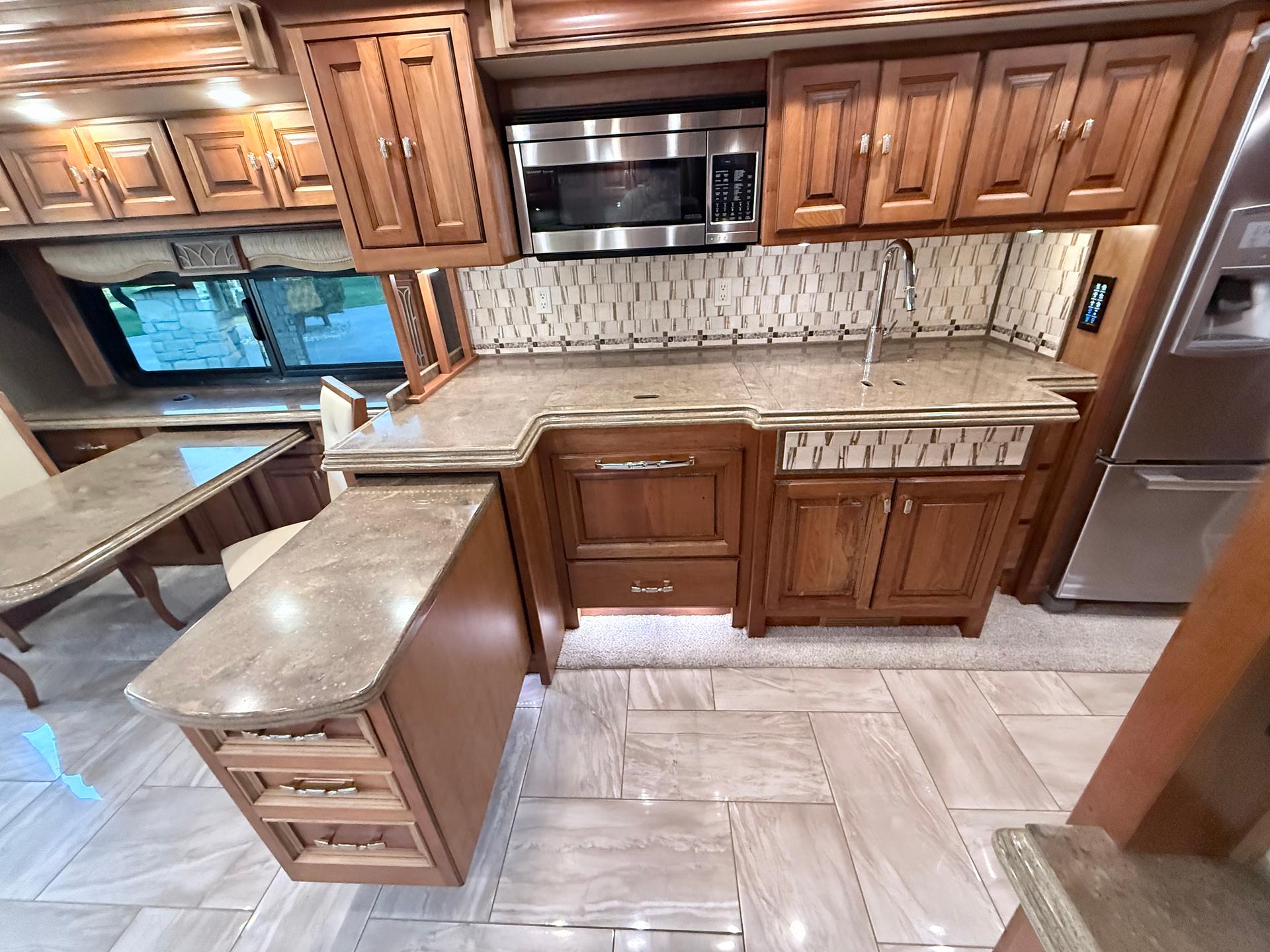 2017 Tiffin Motorhomes 2017 Tiffin Motorhomes Allegro Bus - thumbnail 22
