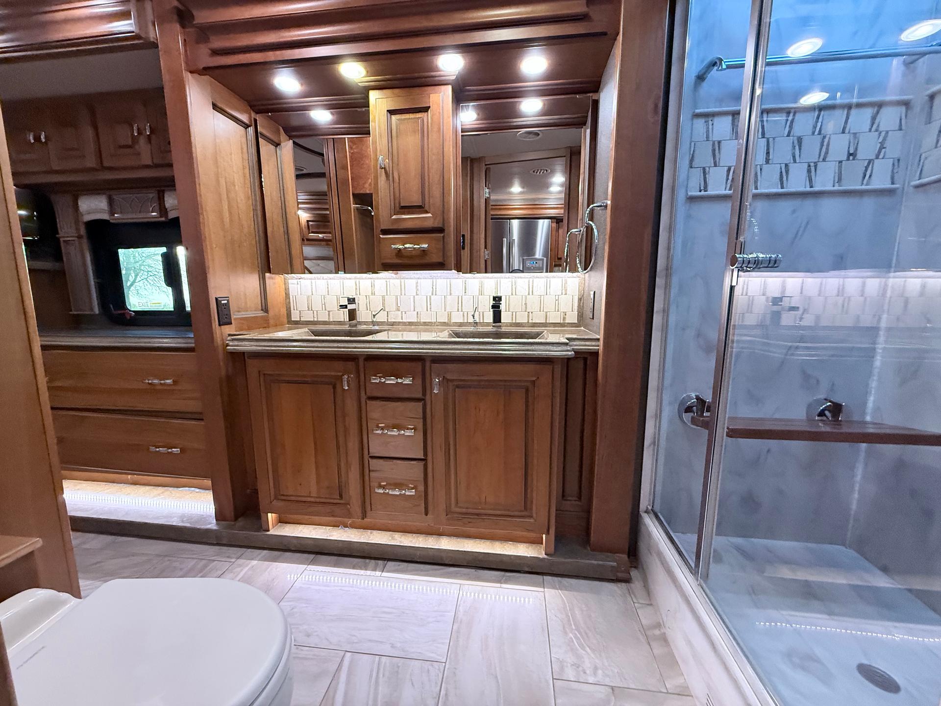 2017 Tiffin Motorhomes 2017 Tiffin Motorhomes Allegro Bus - thumbnail 27