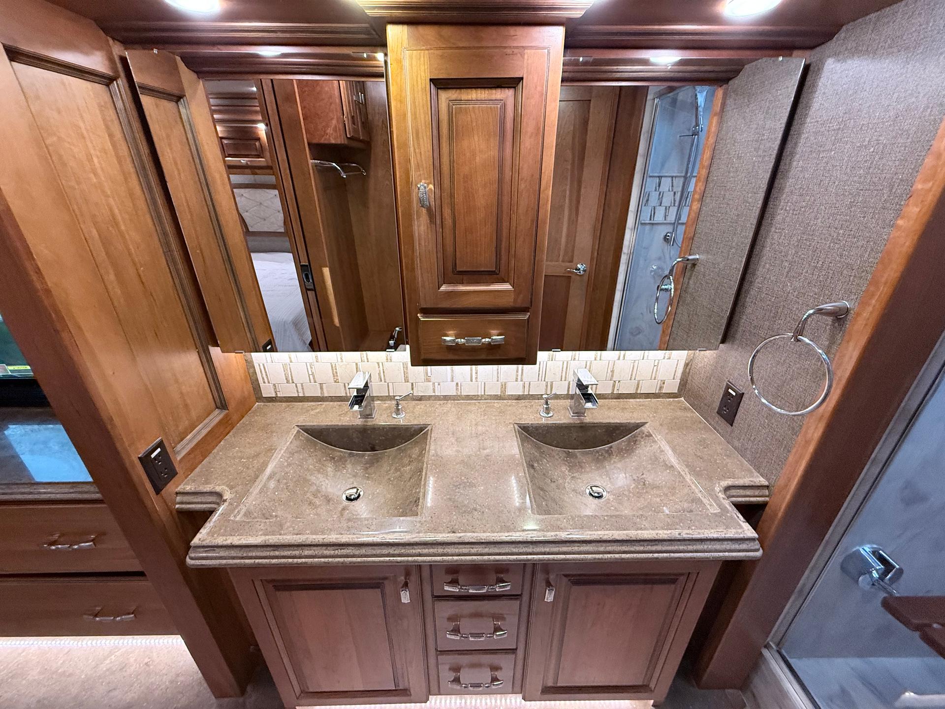 2017 Tiffin Motorhomes 2017 Tiffin Motorhomes Allegro Bus - thumbnail 29