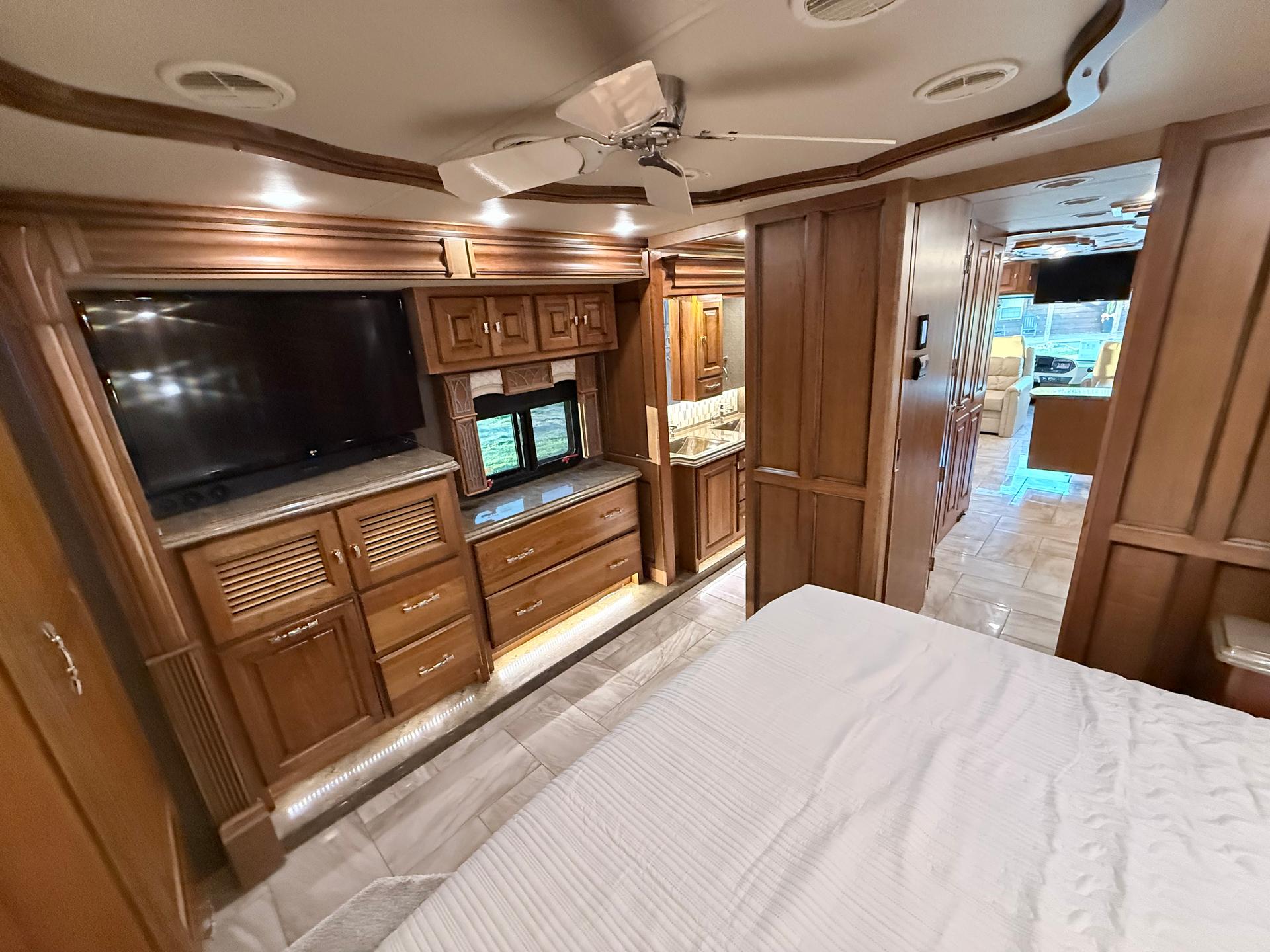 2017 Tiffin Motorhomes 2017 Tiffin Motorhomes Allegro Bus - thumbnail 38