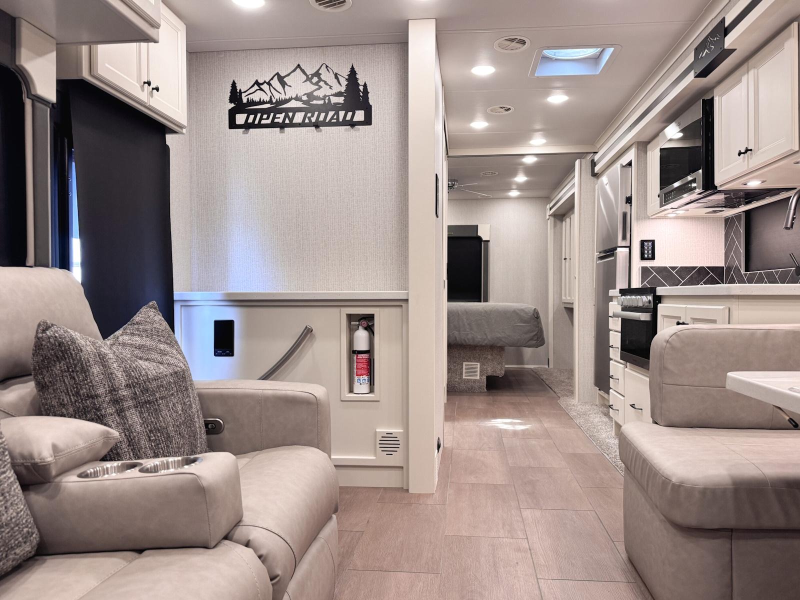 2026 Tiffin Motorhomes 2026 Tiffin Motorhomes Allegro Open Road - thumbnail 4