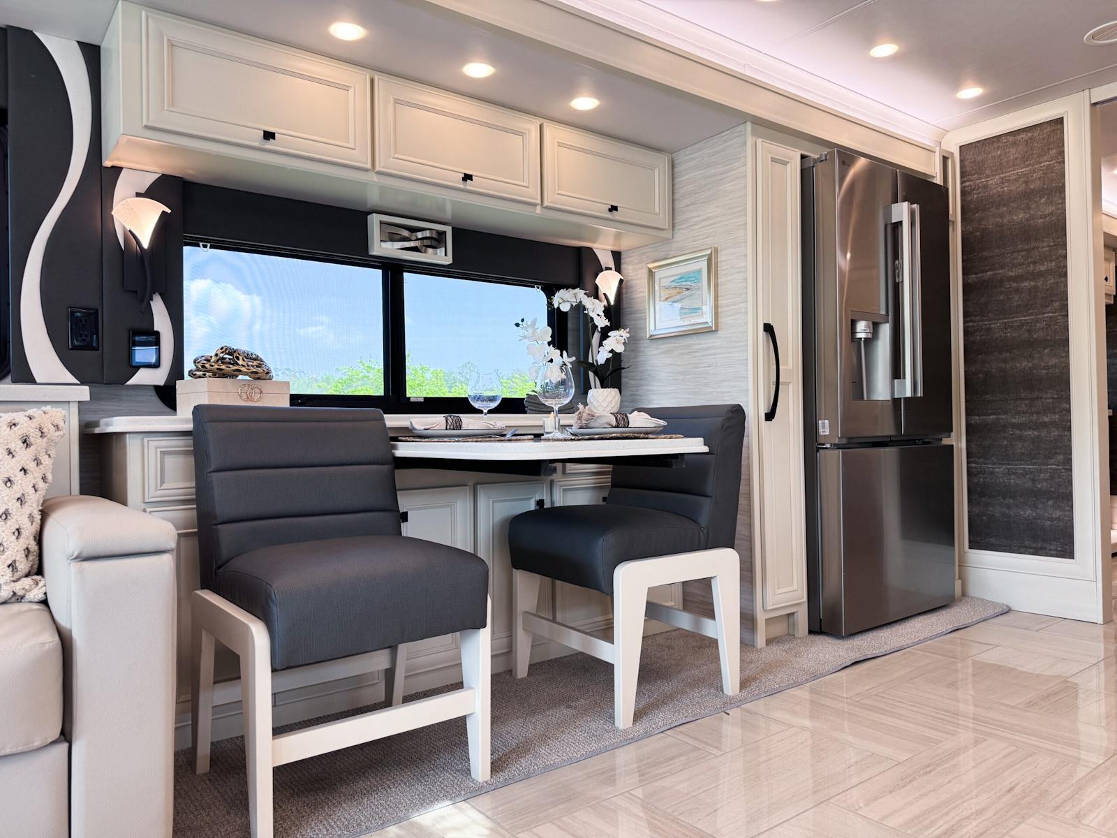 2026 Tiffin Motorhomes 2026 Tiffin Motorhomes Phaeton - thumbnail 4