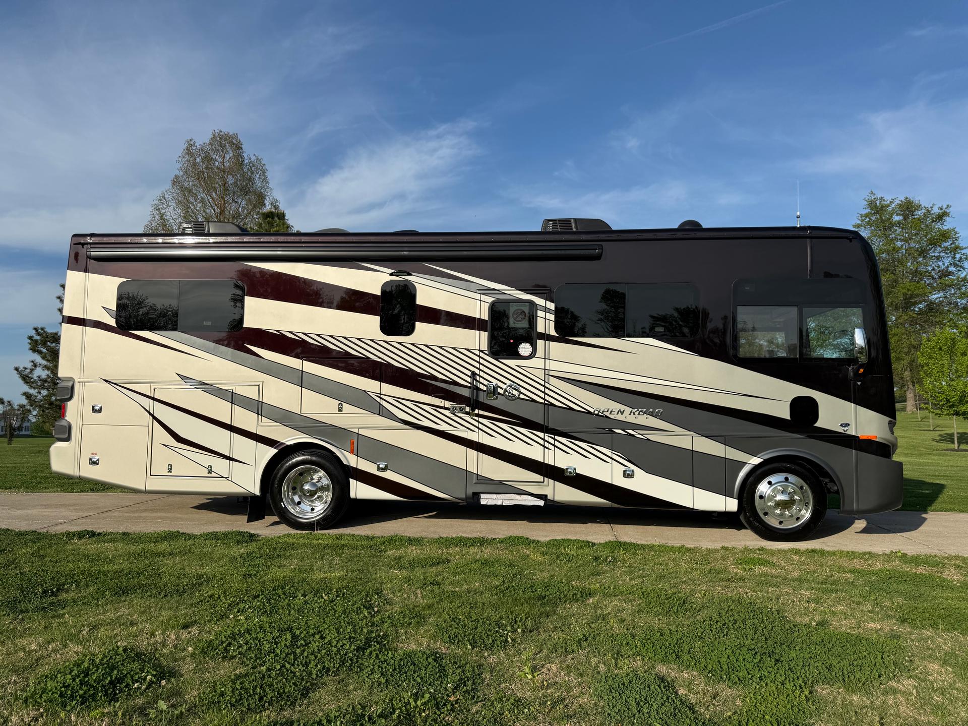 2026 Tiffin Motorhomes 2026 Tiffin Motorhomes Allegro Open Road - thumbnail 3