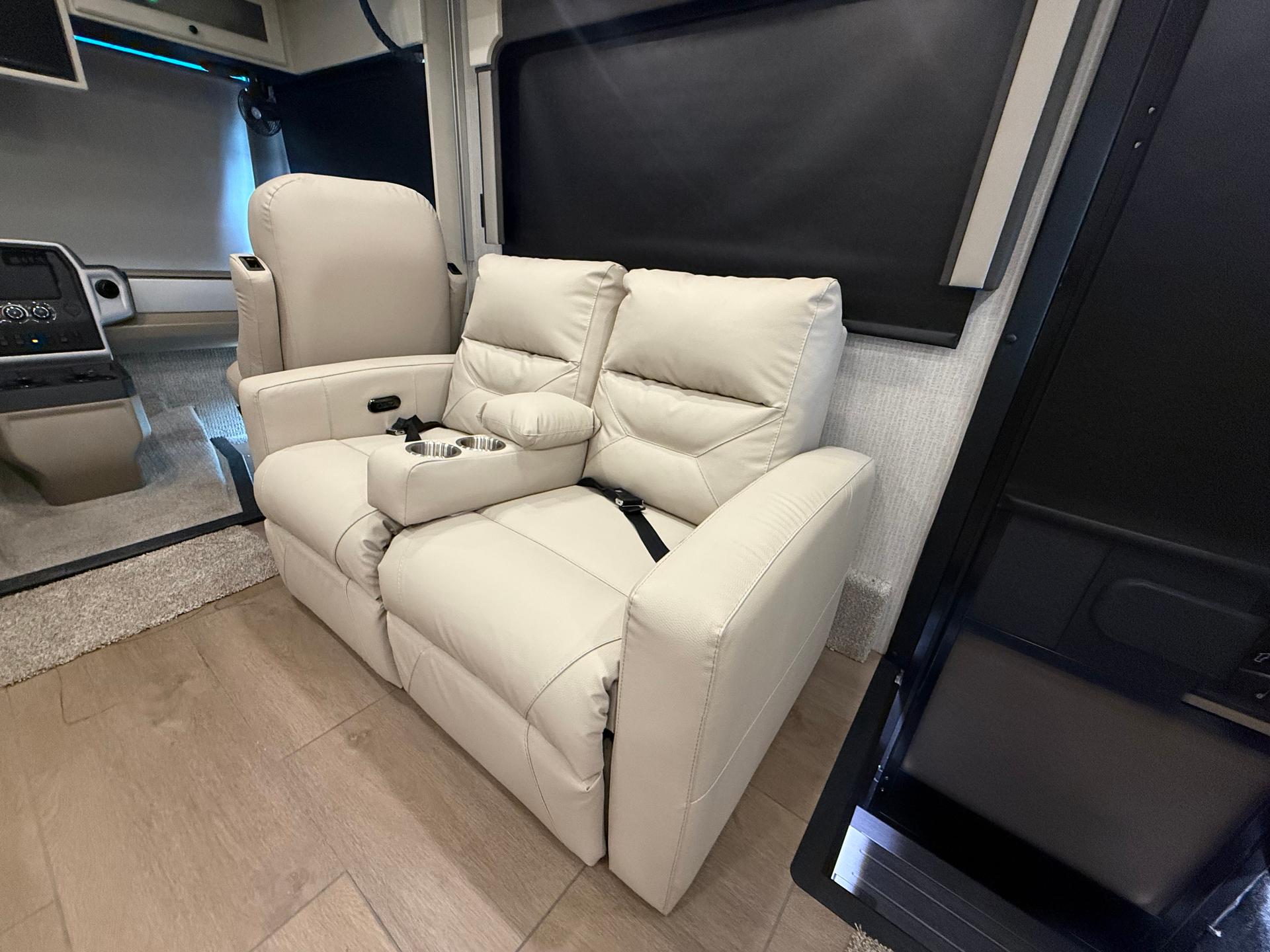 2026 Tiffin Motorhomes 2026 Tiffin Motorhomes Allegro Open Road - thumbnail 15