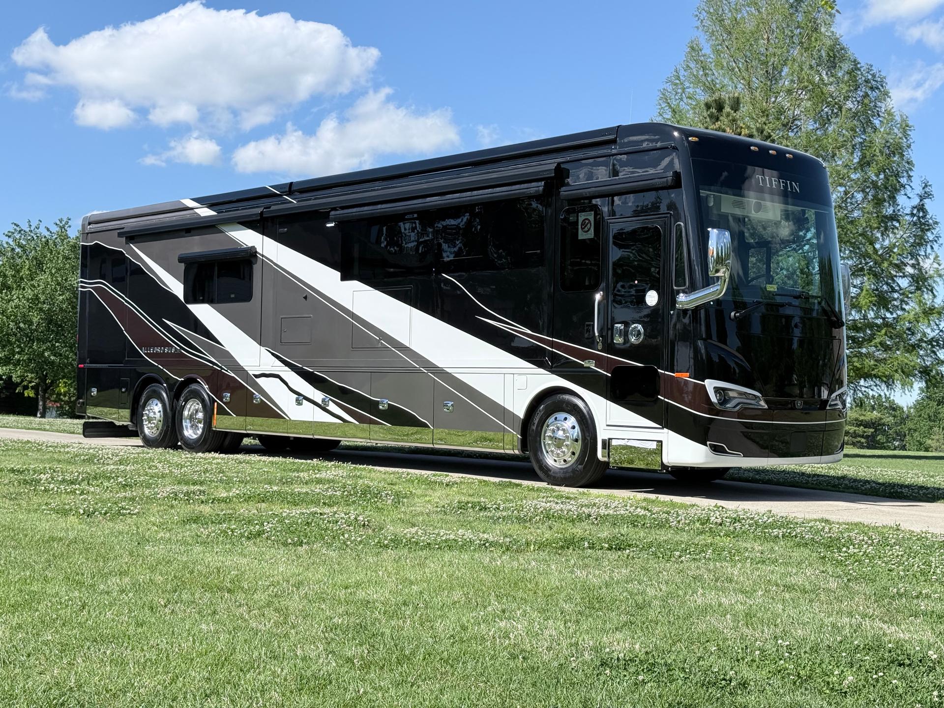 2026 Tiffin Motorhomes Allegro Bus 45BTP