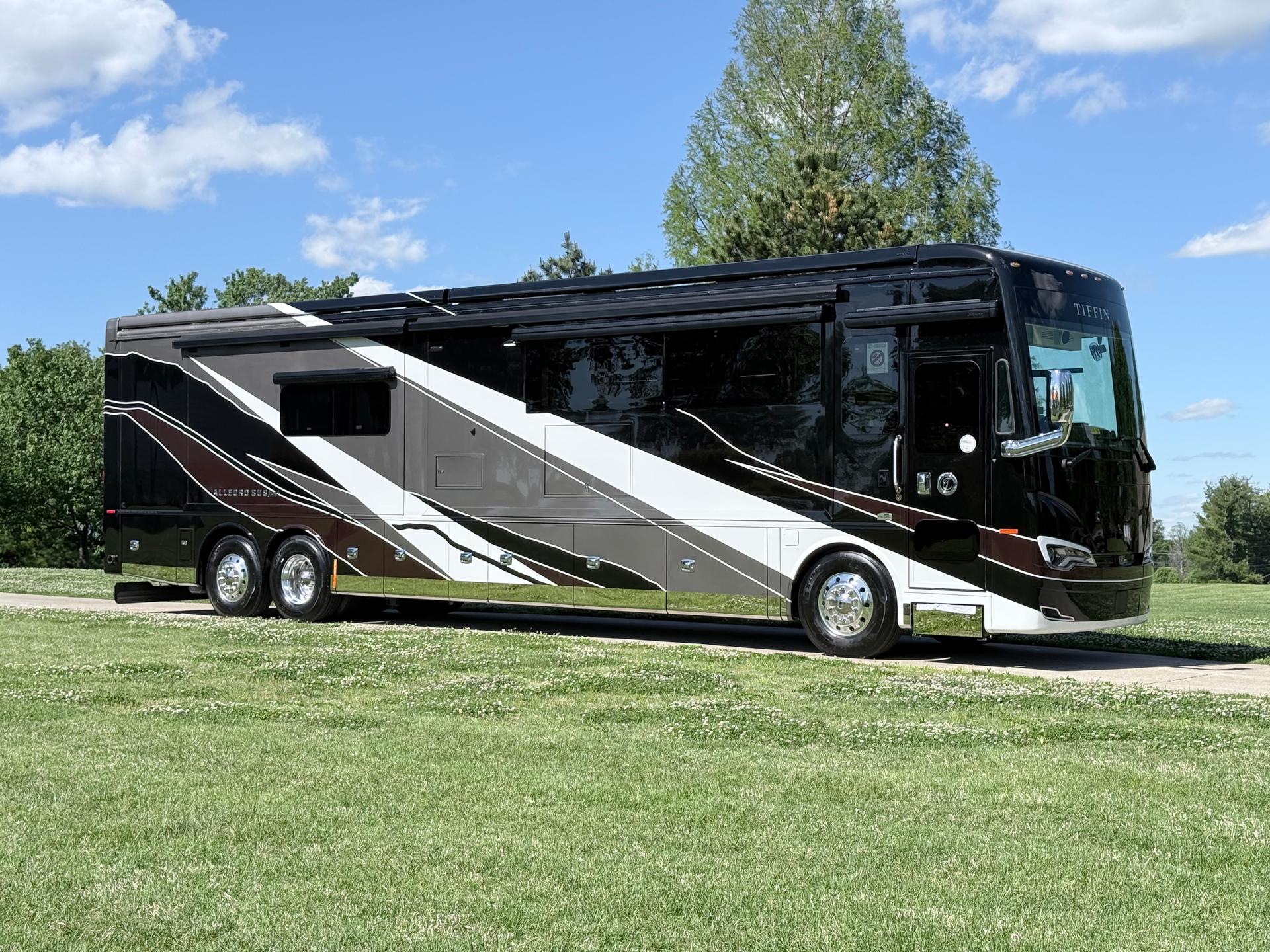 2026 Tiffin Motorhomes 2026 Tiffin Motorhomes Allegro Bus - thumbnail 3