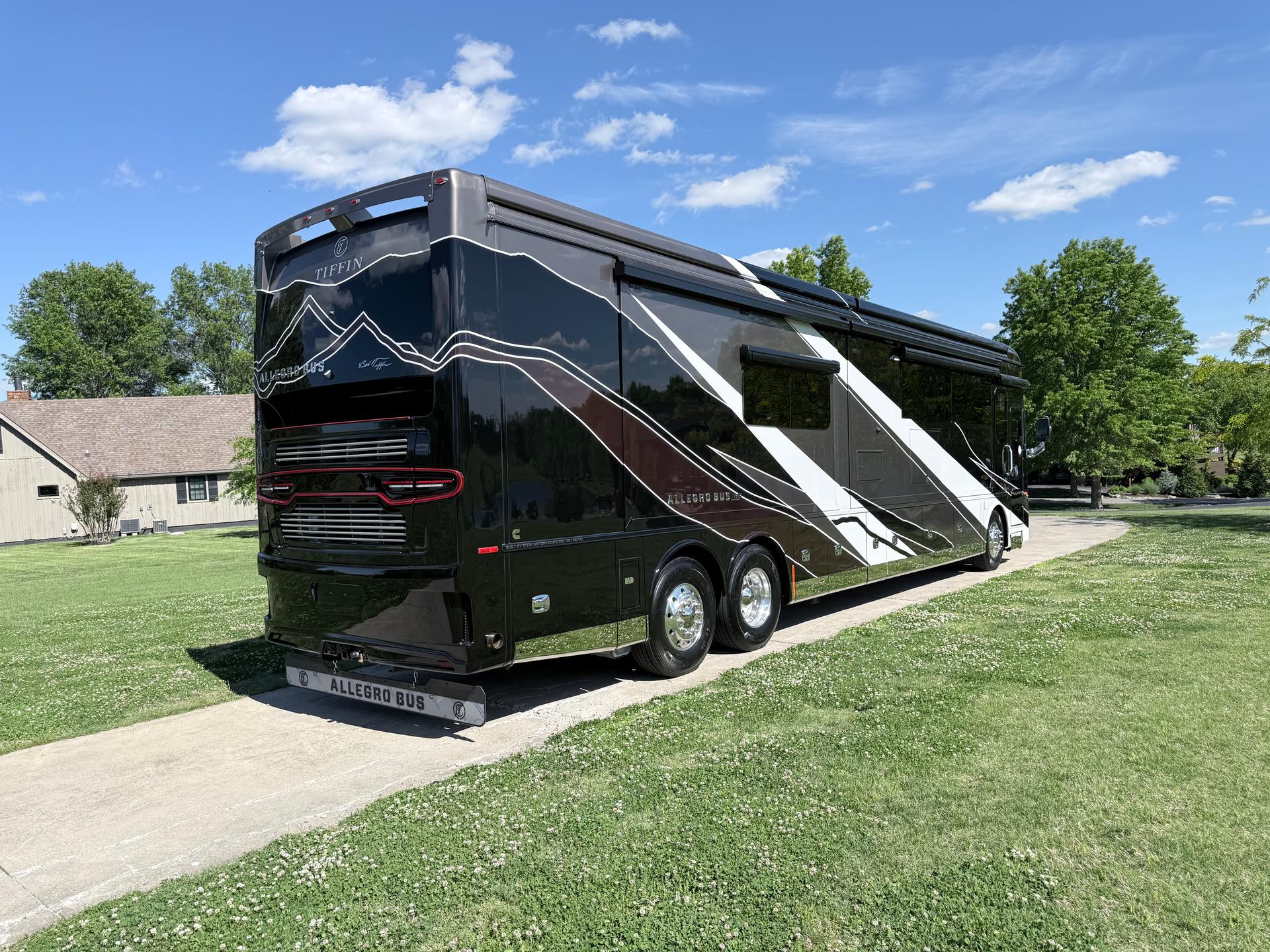 2026 Tiffin Motorhomes 2026 Tiffin Motorhomes Allegro Bus - thumbnail 5