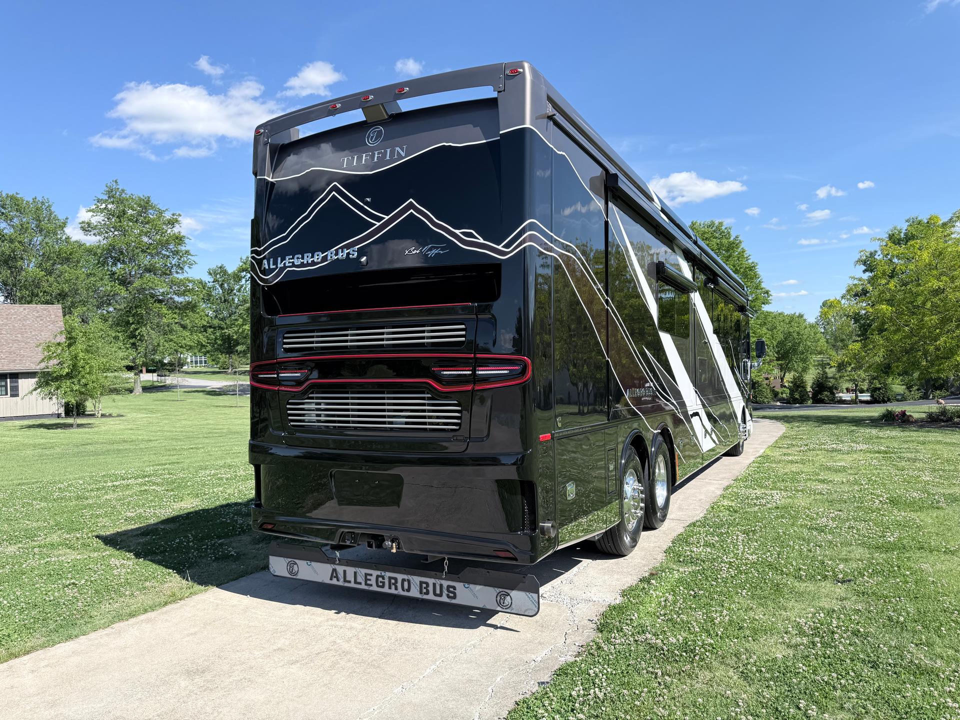 2026 Tiffin Motorhomes 2026 Tiffin Motorhomes Allegro Bus - thumbnail 6