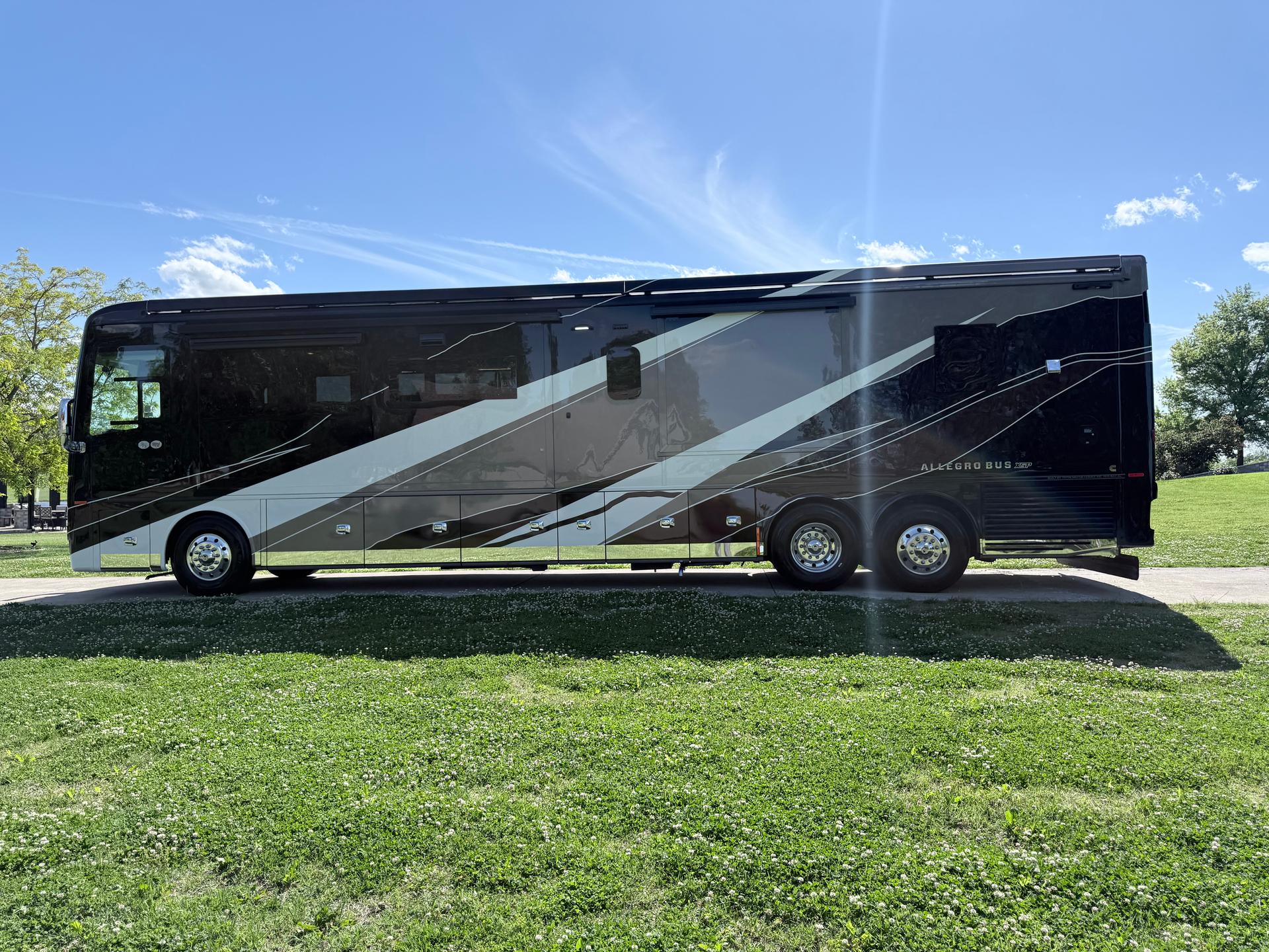 2026 Tiffin Motorhomes 2026 Tiffin Motorhomes Allegro Bus - thumbnail 9