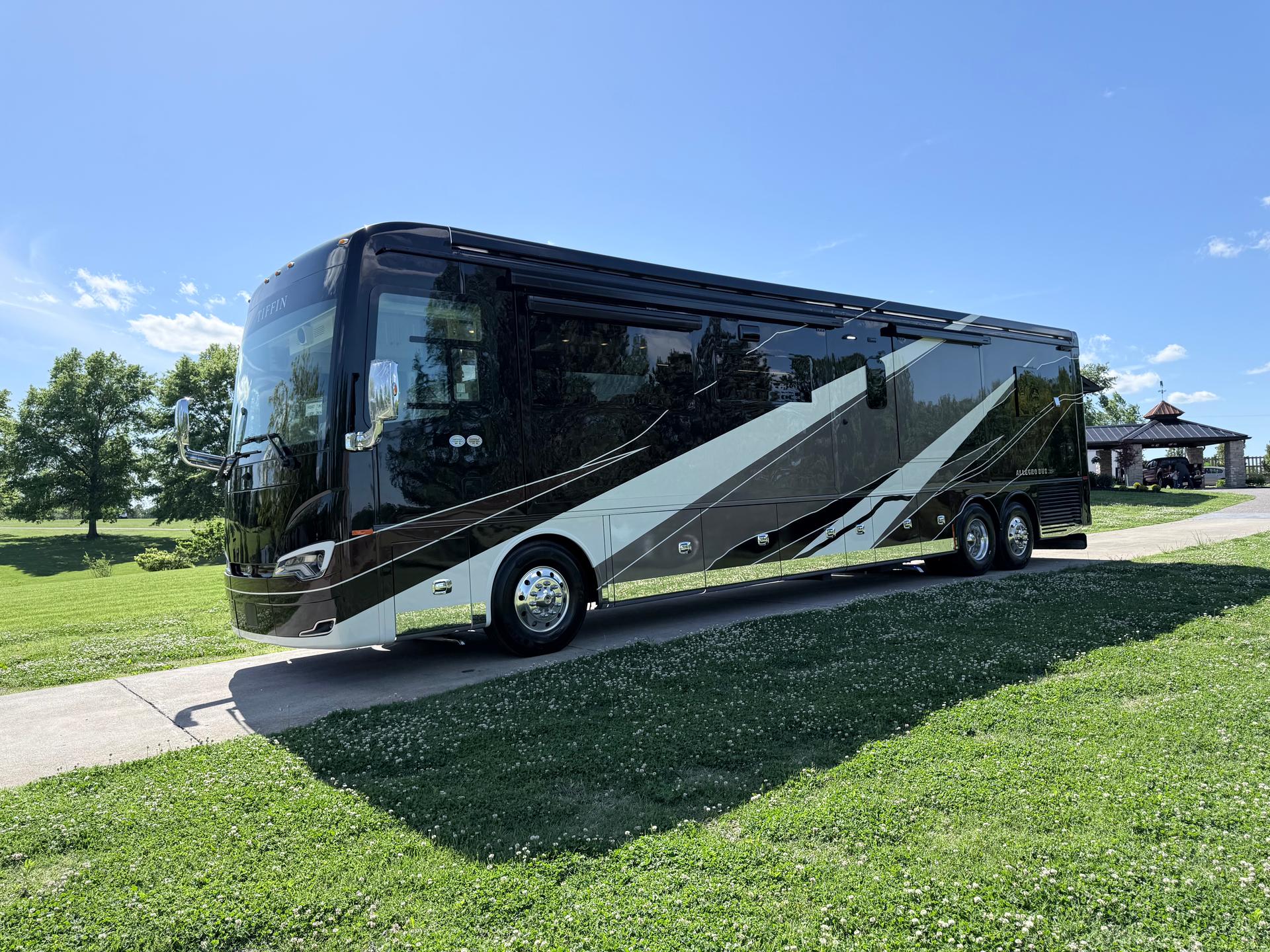 2026 Tiffin Motorhomes 2026 Tiffin Motorhomes Allegro Bus - thumbnail 10